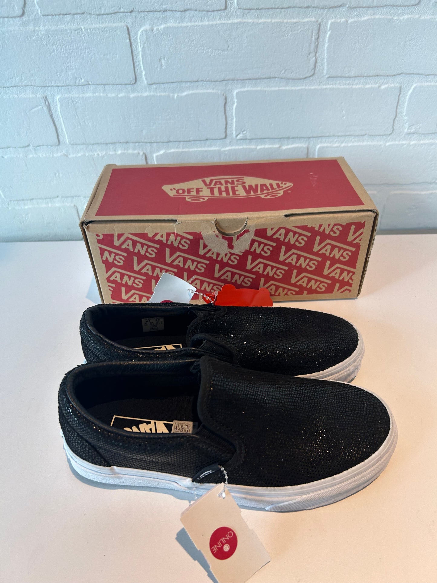 Shoes Sneakers By Vans In Black, Size: 6