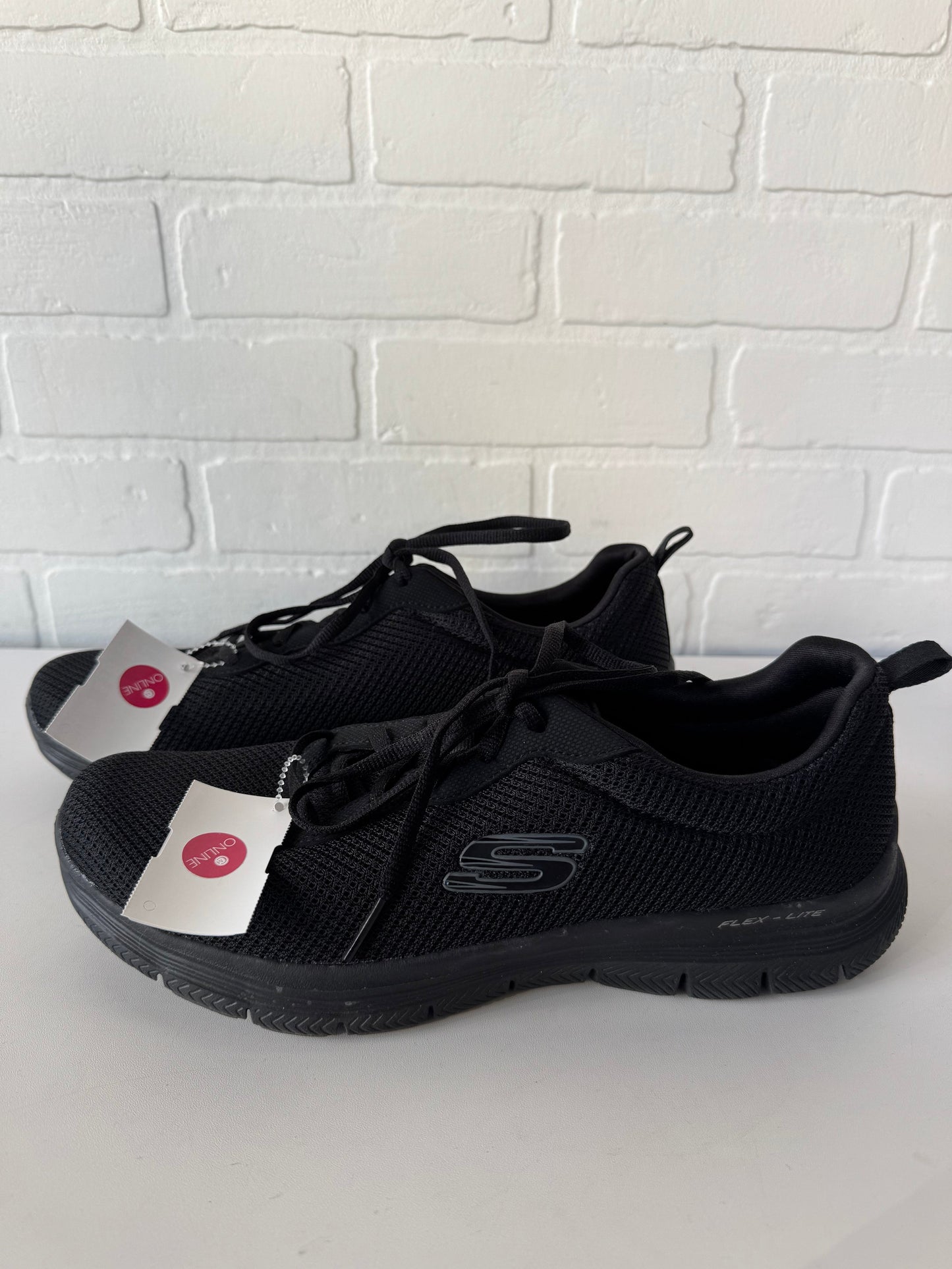 Shoes Athletic By Skechers In Black, Size: 9.5