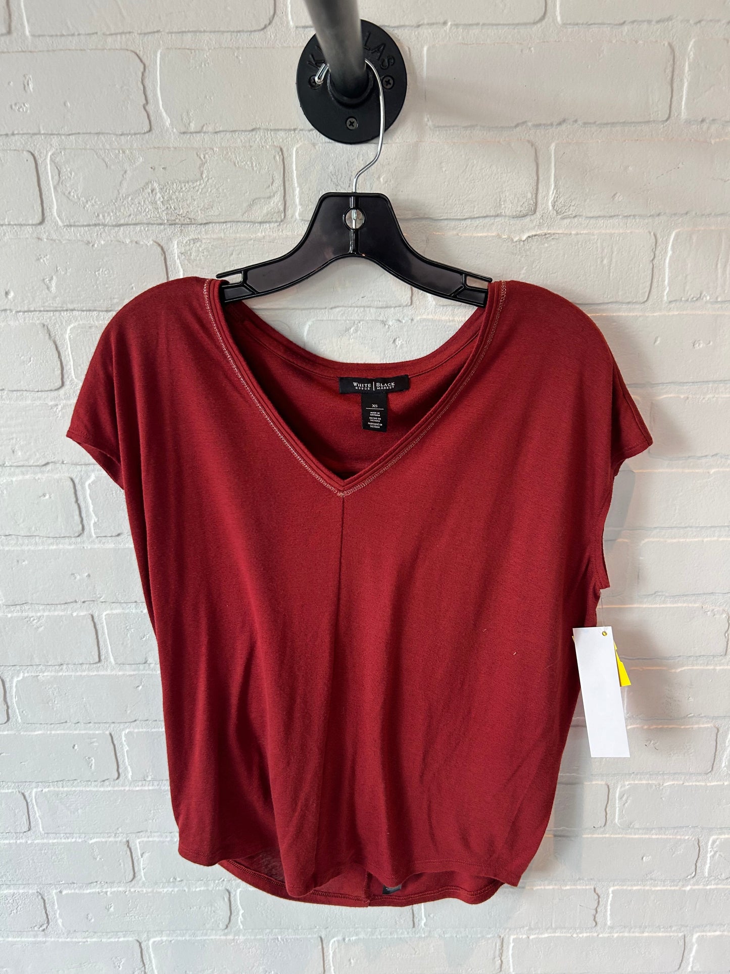 Top Short Sleeve By White House Black Market In Red, Size: Xs