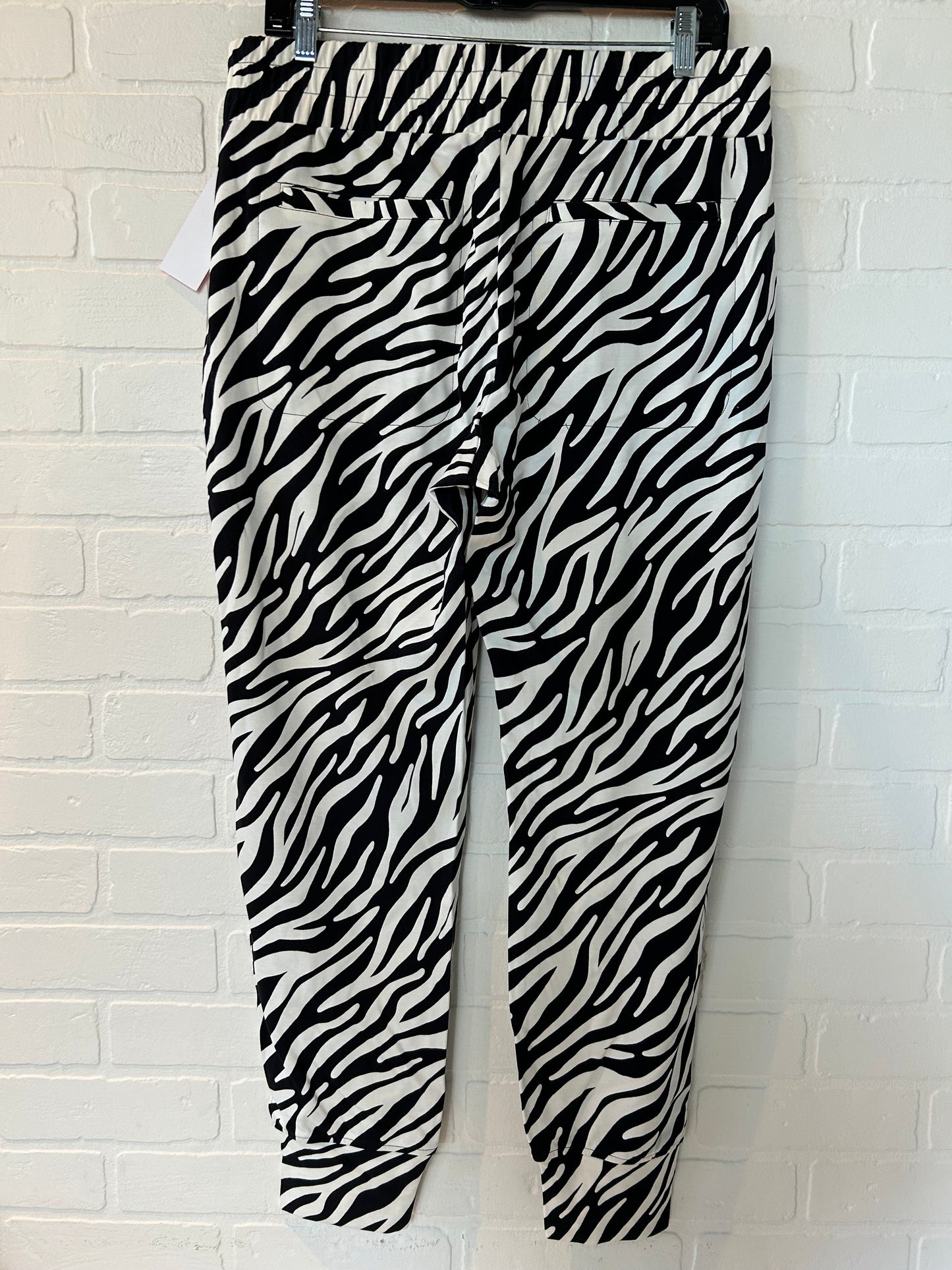 Pants Joggers By Cabi In Black & White, Size: 8