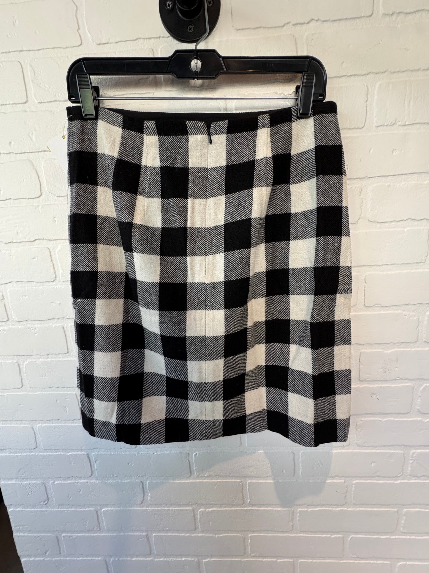 Skirt Mini & Short By Talbots In Black & White, Size: 4