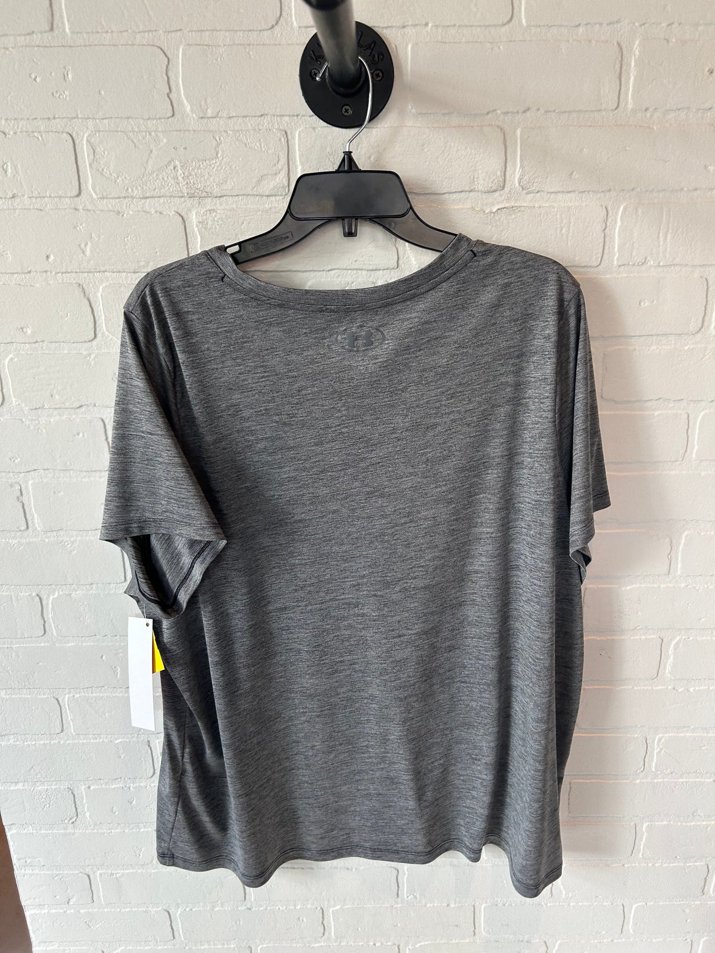 Athletic Top Short Sleeve By Under Armour In Grey, Size: 3x