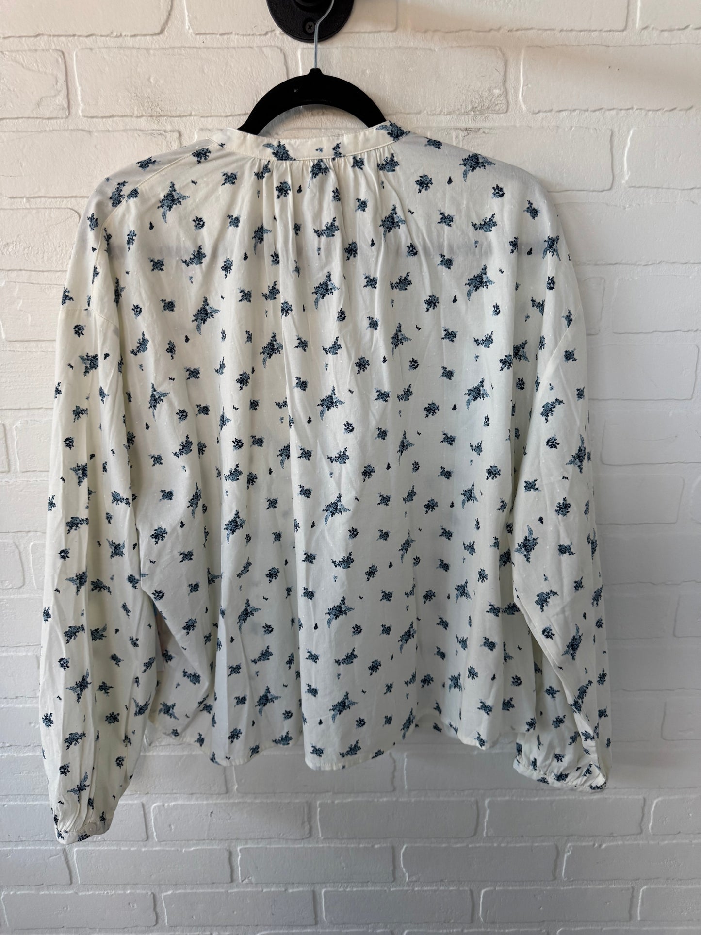 Top Long Sleeve By Universal Thread In Blue & Cream, Size: M