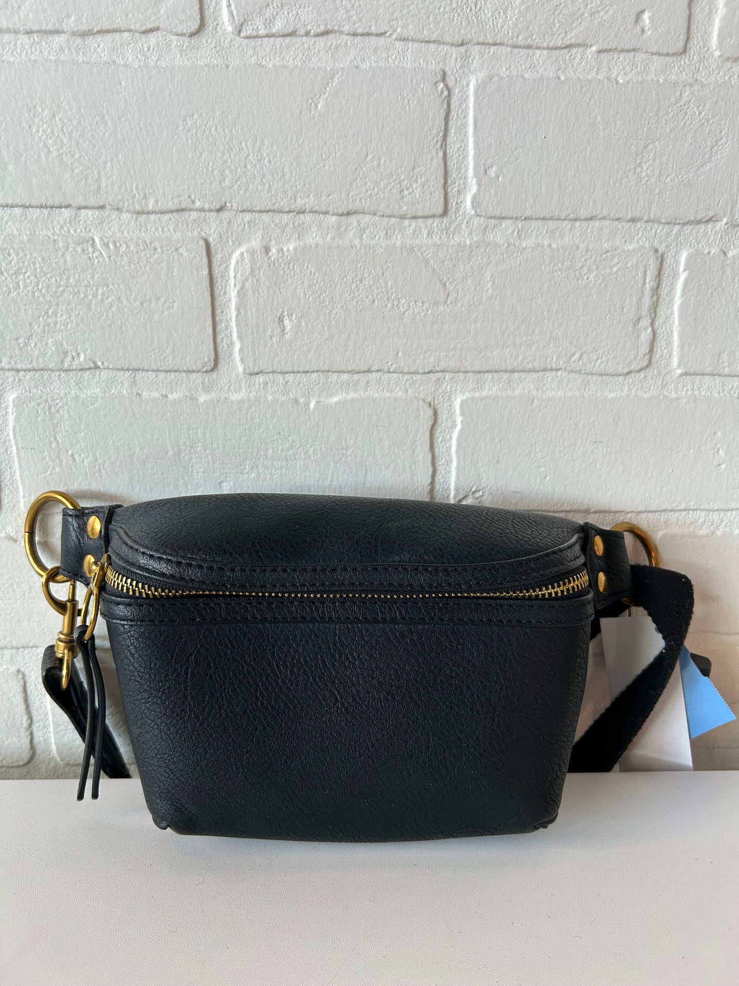 Belt Bag By Universal Thread, Size: Small