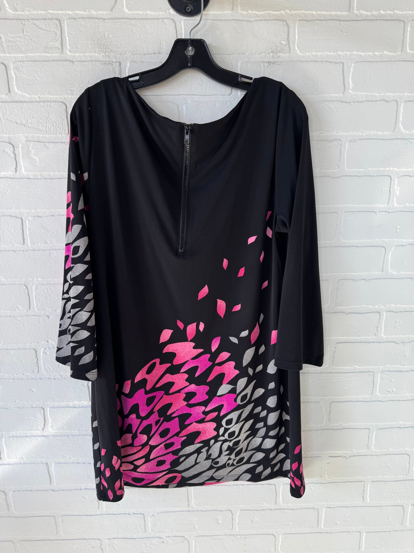 Dress Casual Short By Style And Company In Black & Pink, Size: L