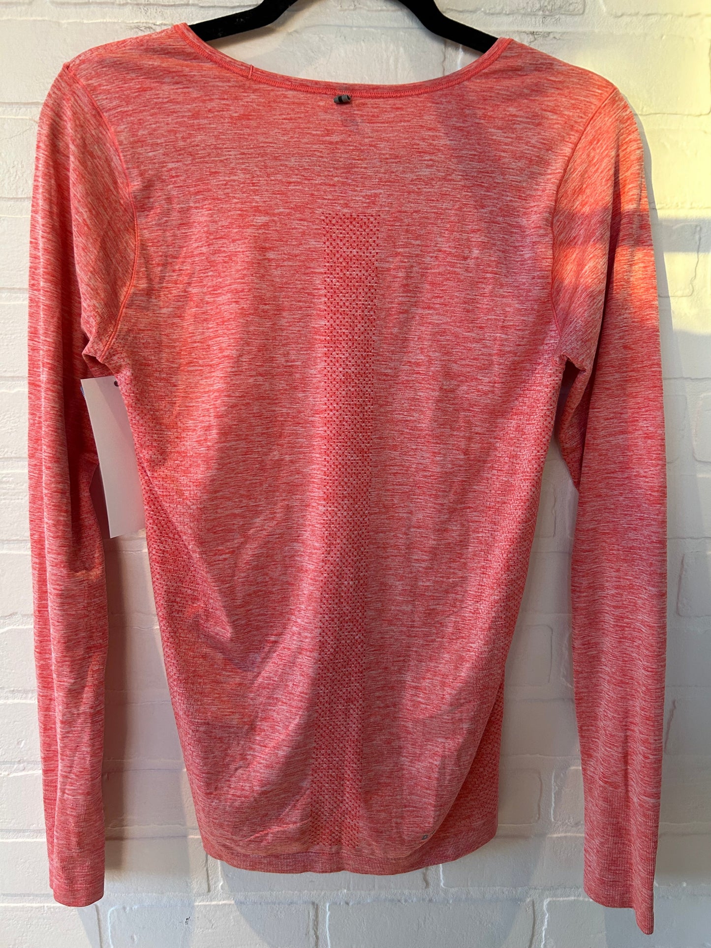 Athletic Top Long Sleeve Crewneck By Nike In Pink, Size: M