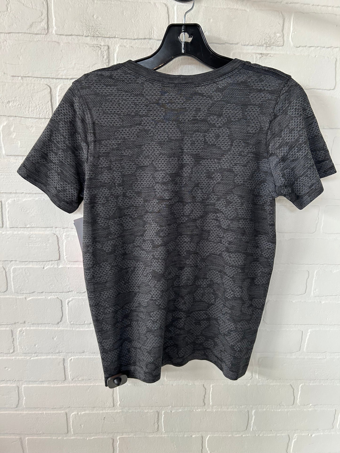 Athletic Top Short Sleeve By Lululemon In Grey, Size: Xs