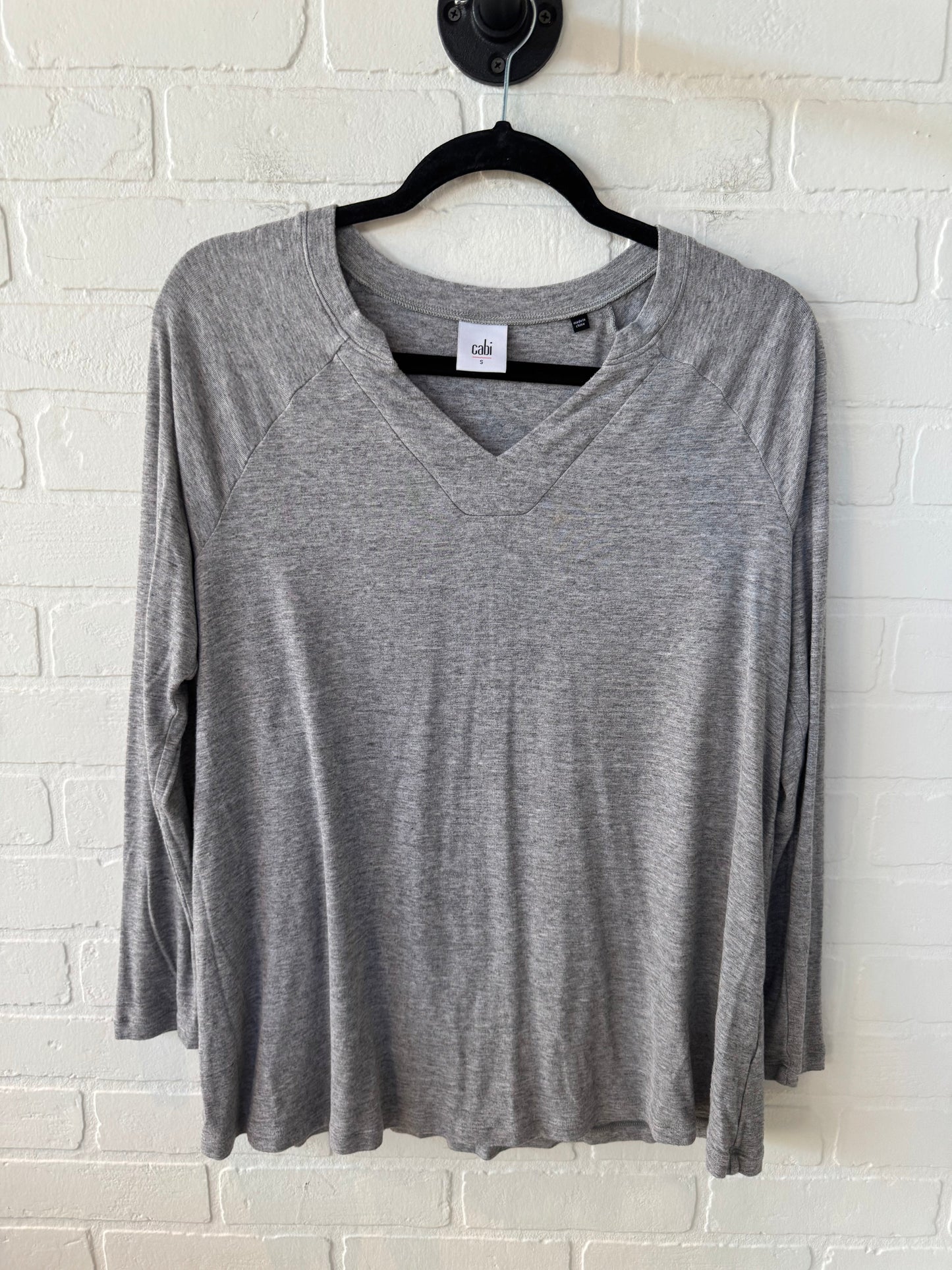 Top Long Sleeve Basic By Cabi In Grey, Size: S