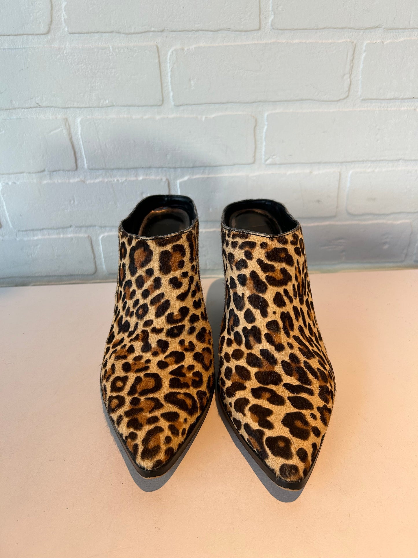 Boots Ankle Flats By Dolce Vita In Animal Print, Size: 8.5