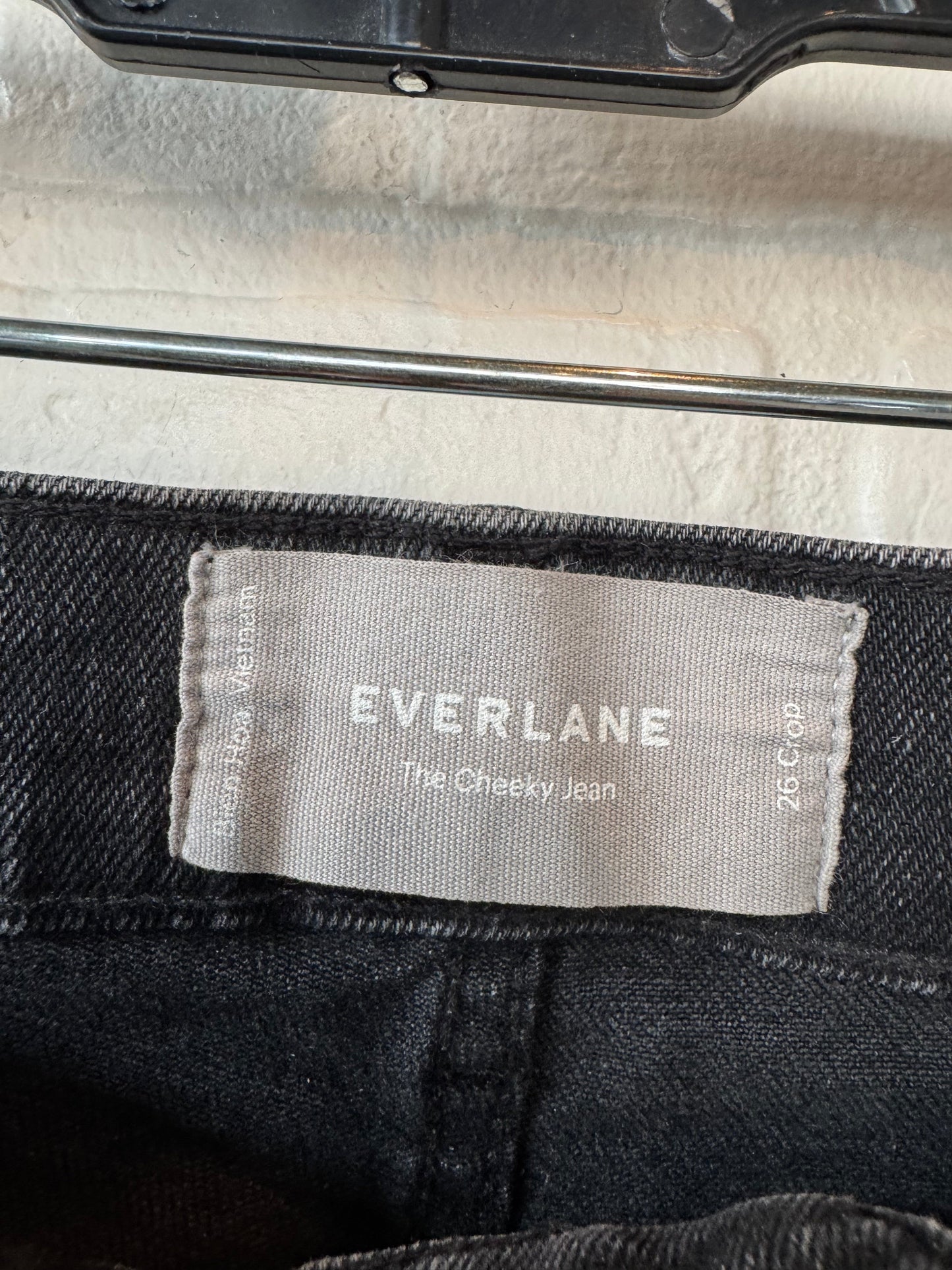 Jeans Cropped By Everlane In Black Denim, Size: 2