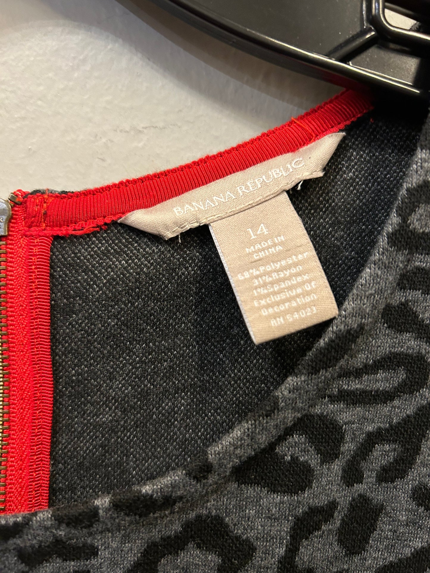 Dress Casual Short By Banana Republic In Grey, Size: L