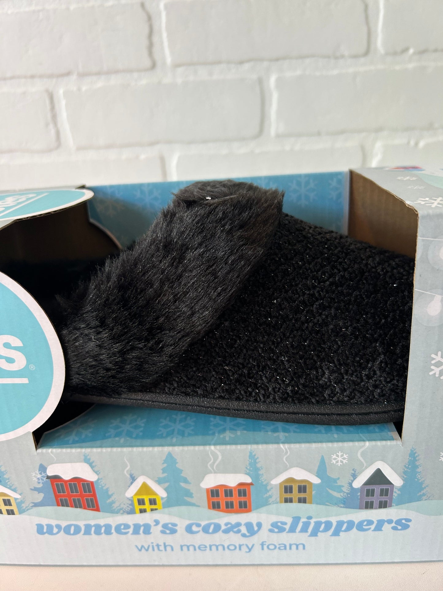 Slippers By Totes In Black