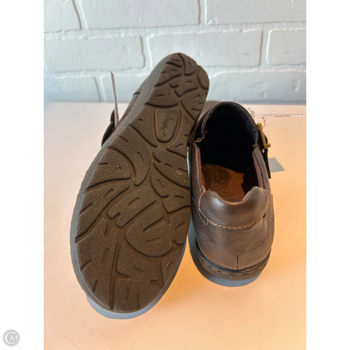 Shoes Flats By Boc In Brown, Size: 8