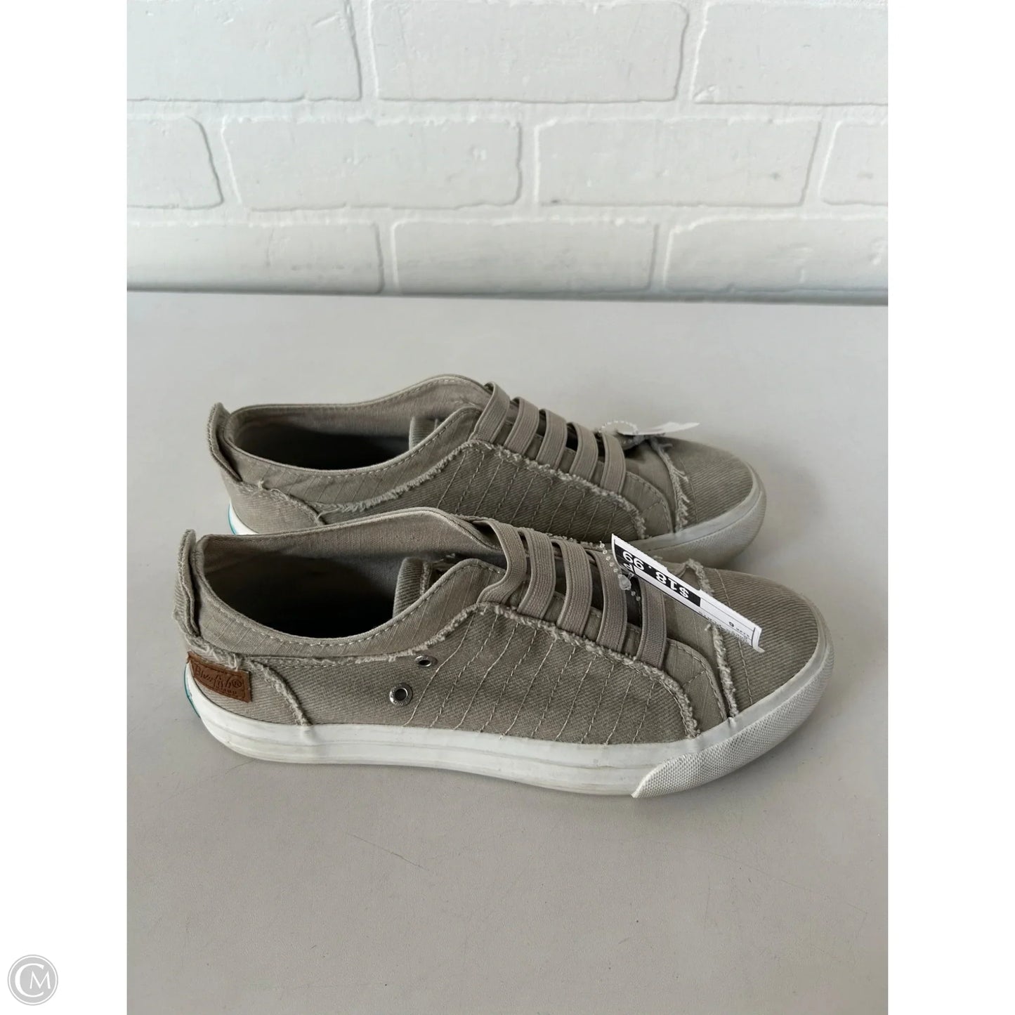 Shoes Flats By Blowfish In Grey, Size: 6