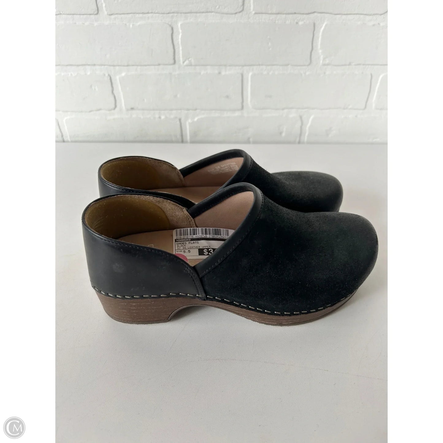 Shoes Flats By Dansko In Black, Size: 5.5