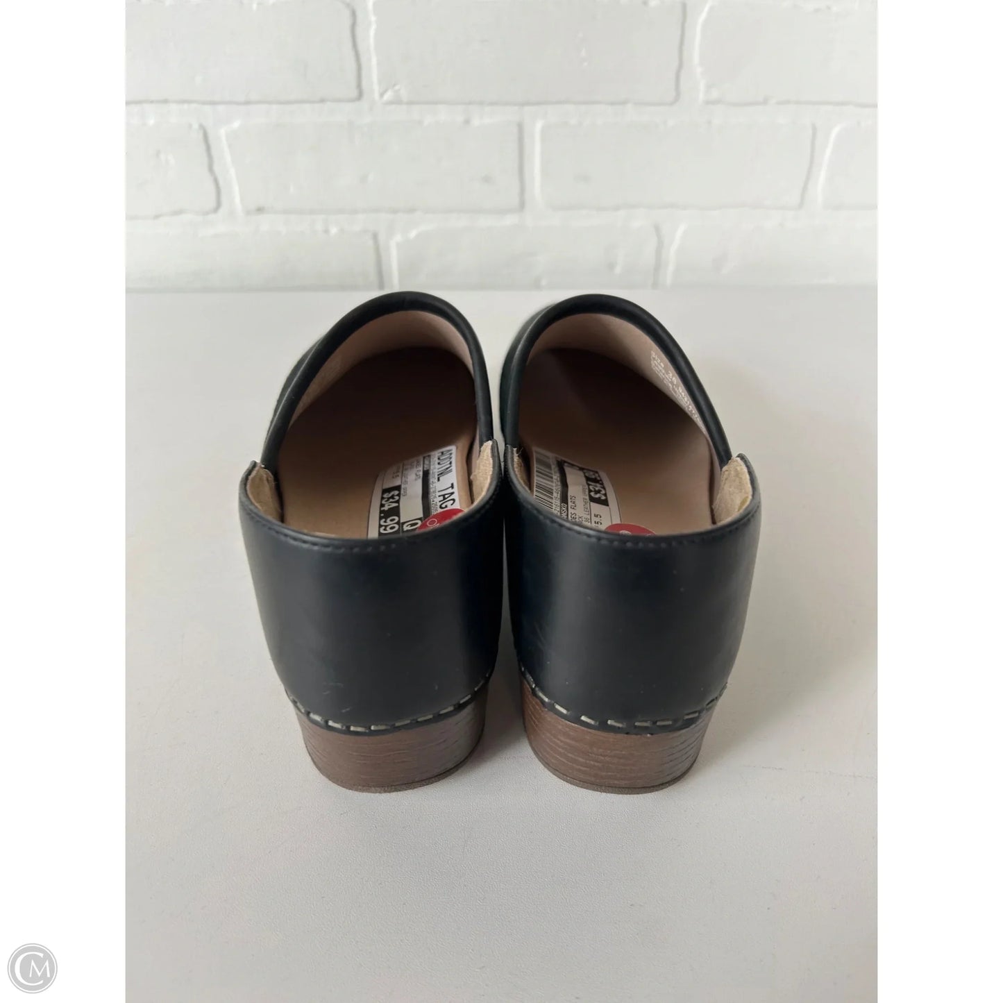 Shoes Flats By Dansko In Black, Size: 5.5