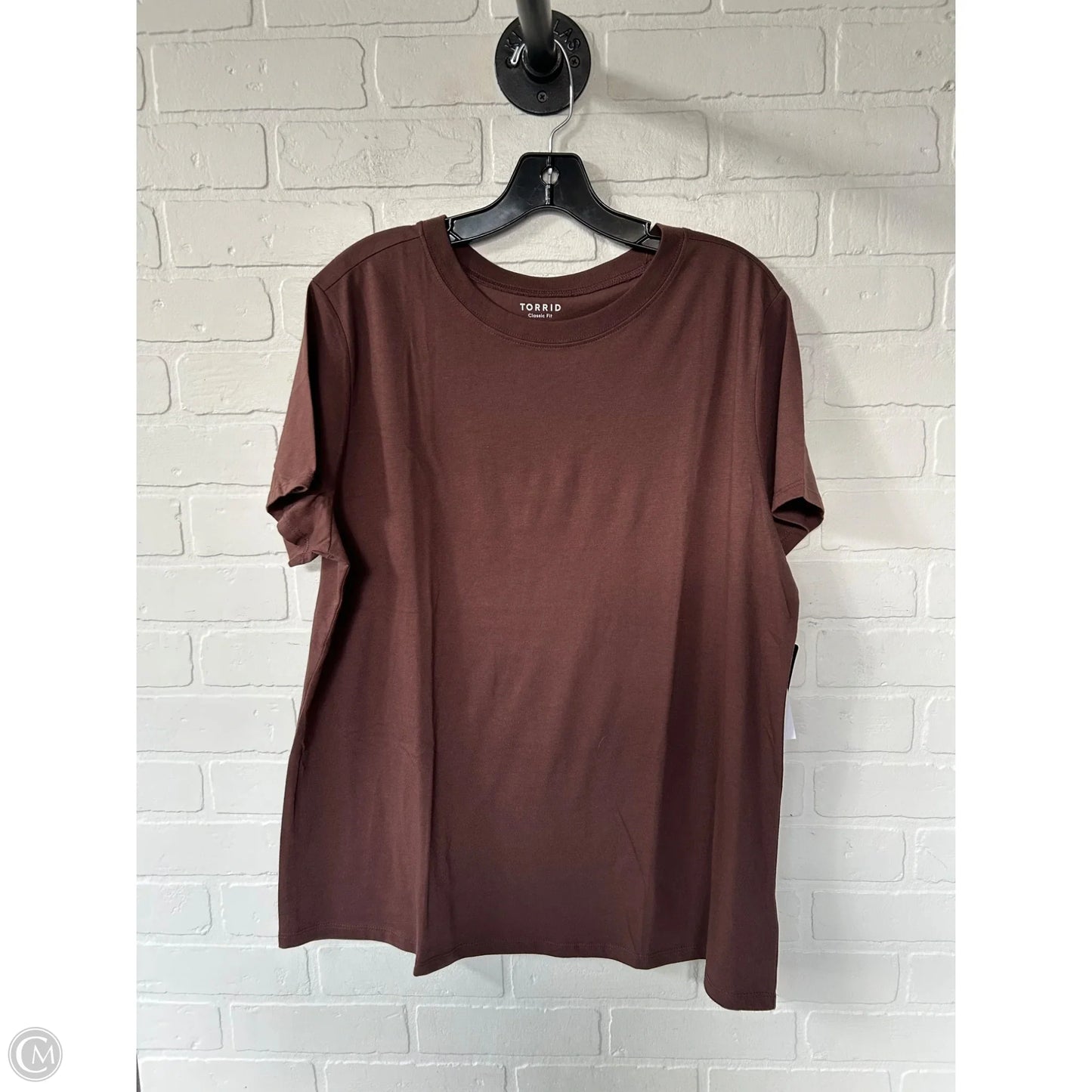 Top Short Sleeve Basic By Torrid In Brown, Size: 1x