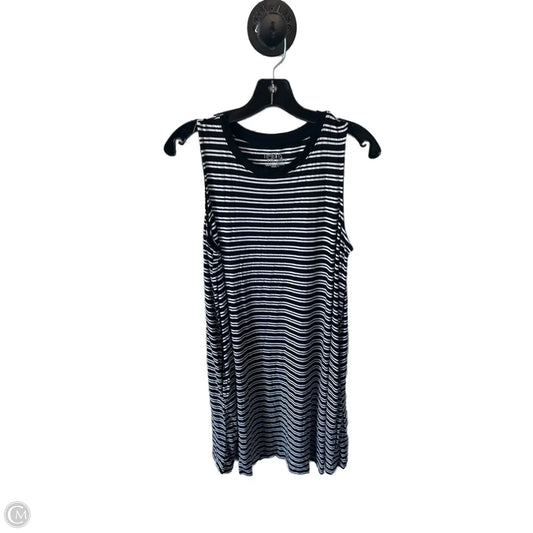 Dress Casual Short By Time And Tru In Black & White, Size: L