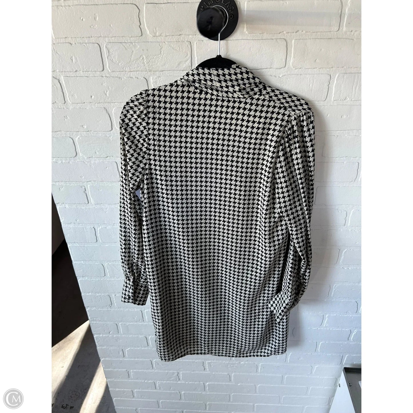 Dress Casual Short By Who What Wear In Black & Tan, Size: Xs