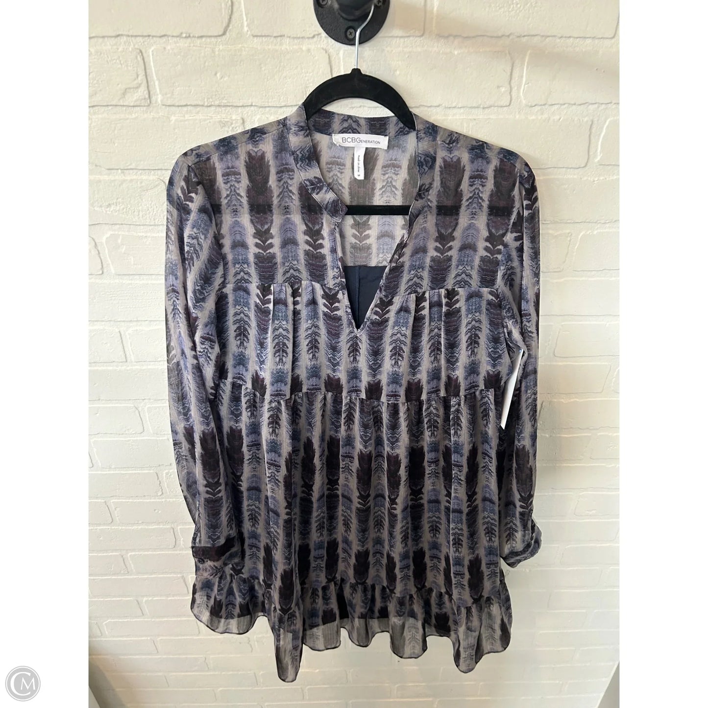 Dress Casual Short By Bcbgeneration In Grey & Purple, Size: M