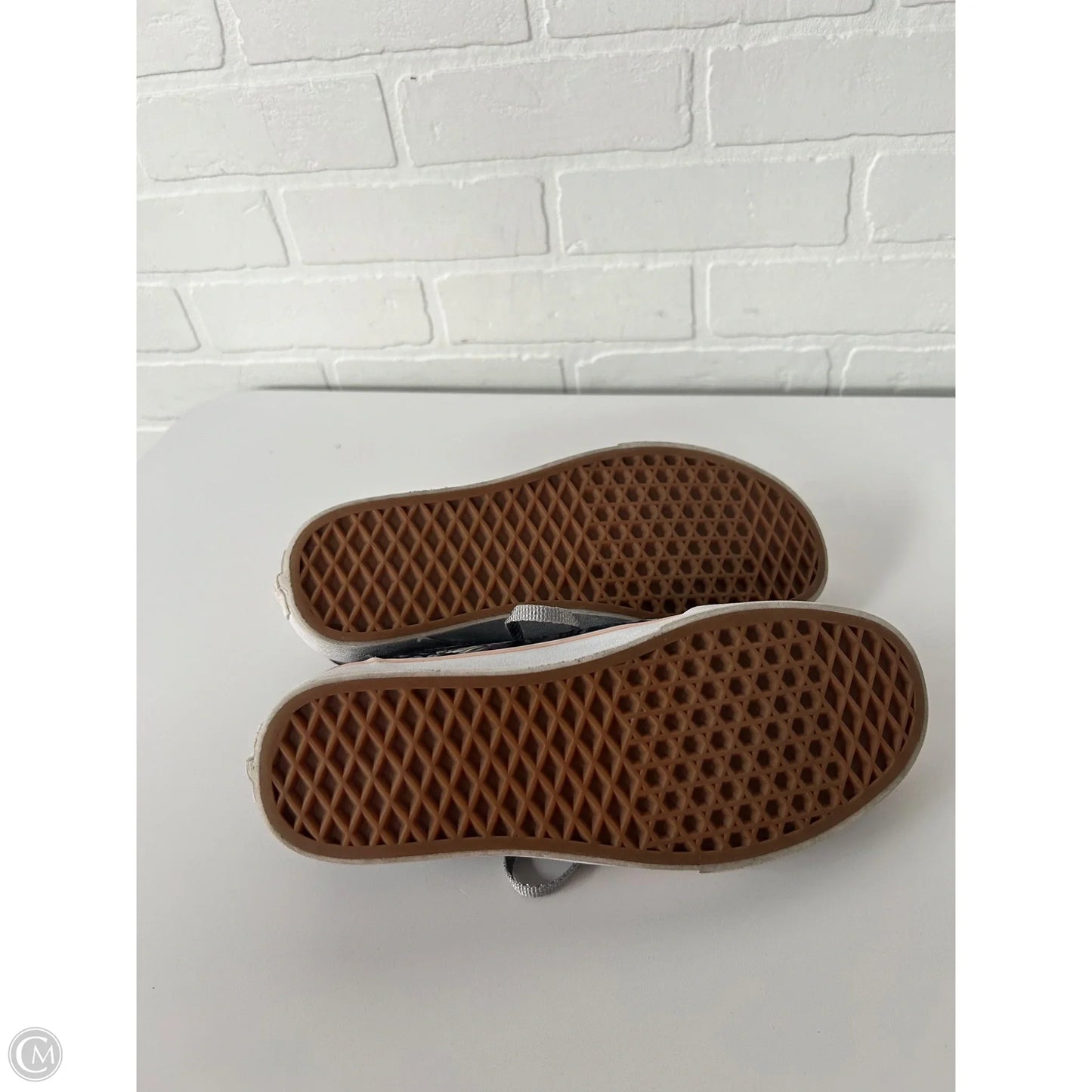 Shoes Sneakers By Vans In Grey, Size: 8.5