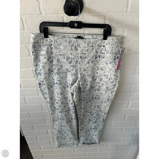 Capris By Mario Serrani In Blue & White, Size: 16