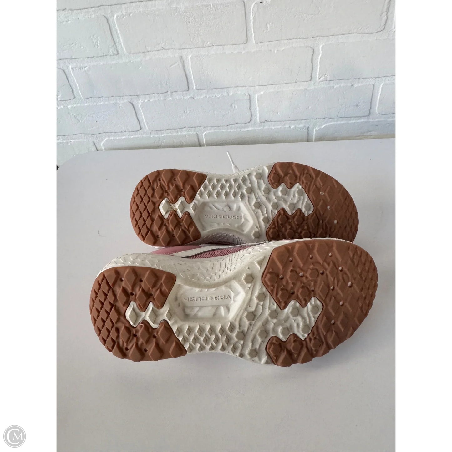 Shoes Sneakers By Vans In Pink & White, Size: 5.5