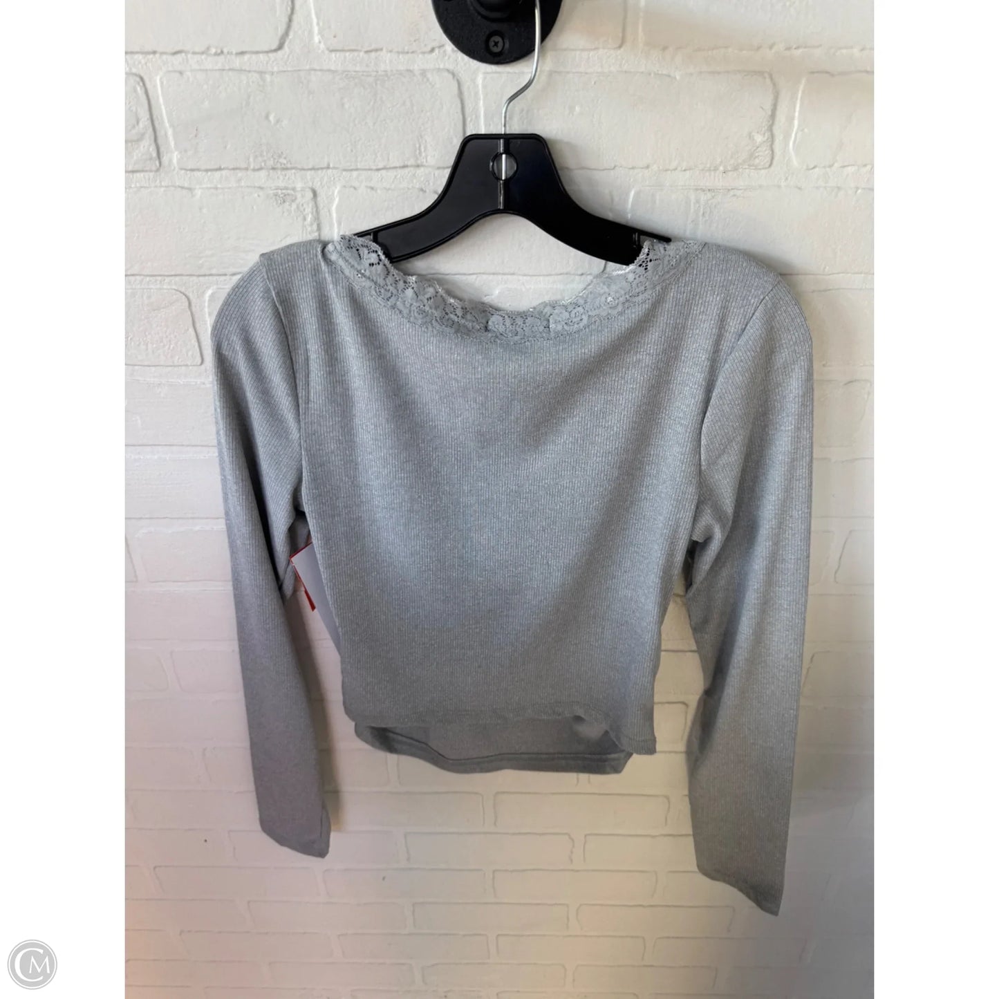 Top Long Sleeve By Discreet Wear In Grey, Size: L