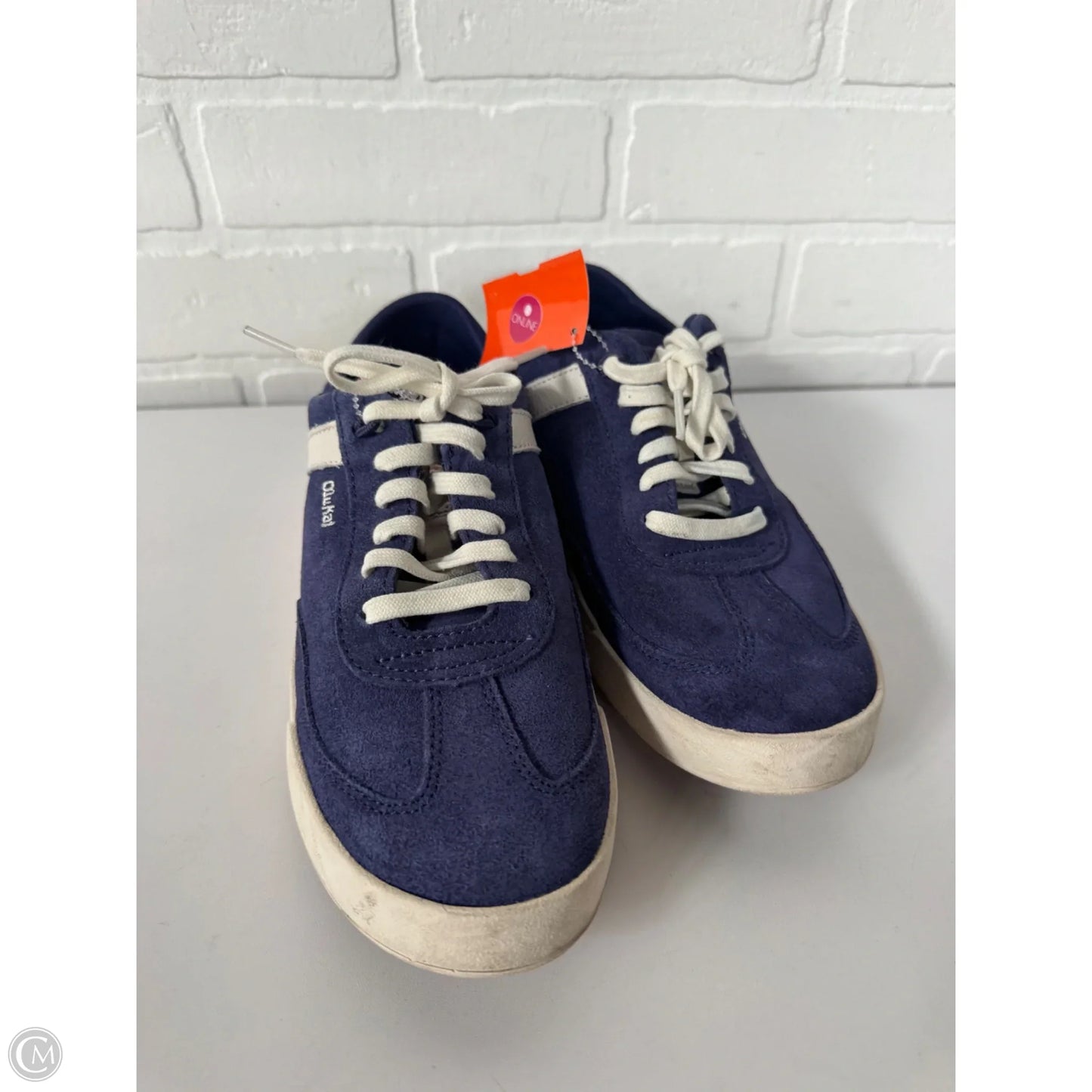 Shoes Sneakers By Olukai In Blue & White, Size: 7.5