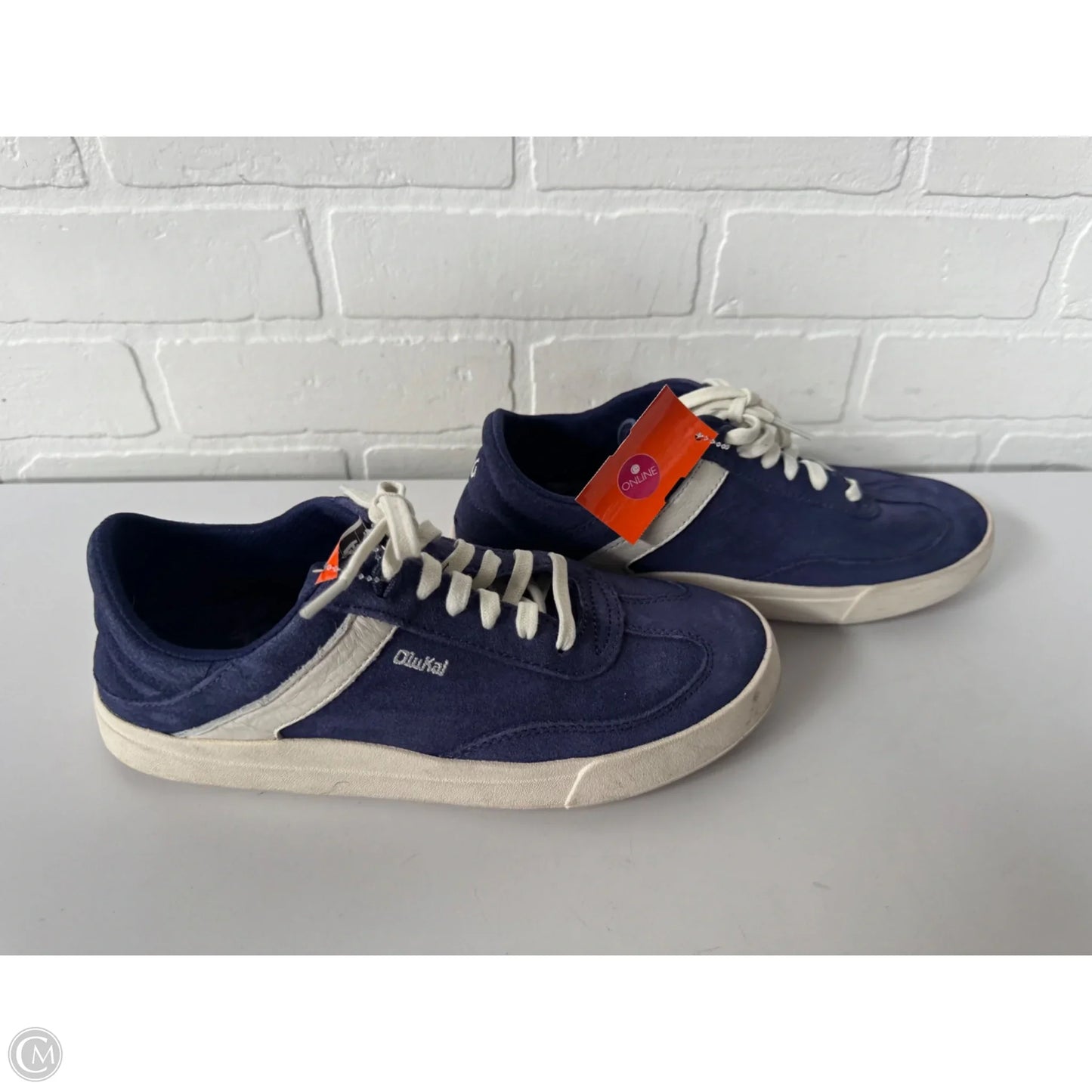 Shoes Sneakers By Olukai In Blue & White, Size: 7.5