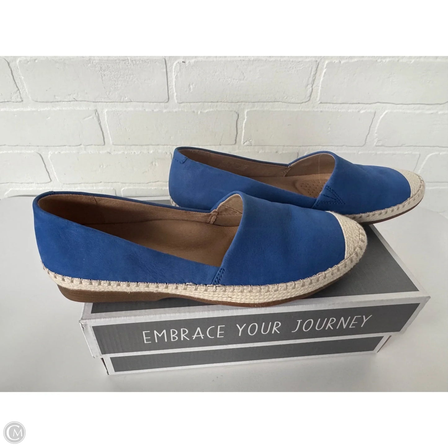 Shoes Flats By Dansko In Blue & Tan, Size: 7.5