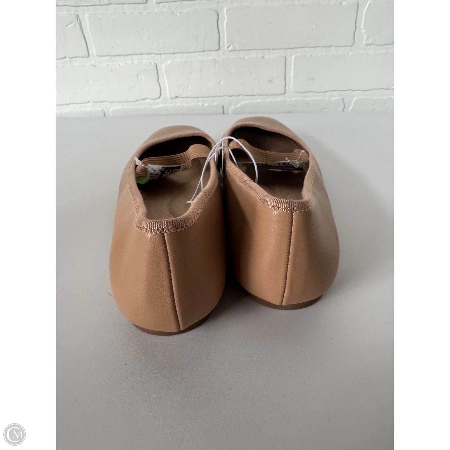 Shoes Flats By Old Navy In Tan, Size: 9