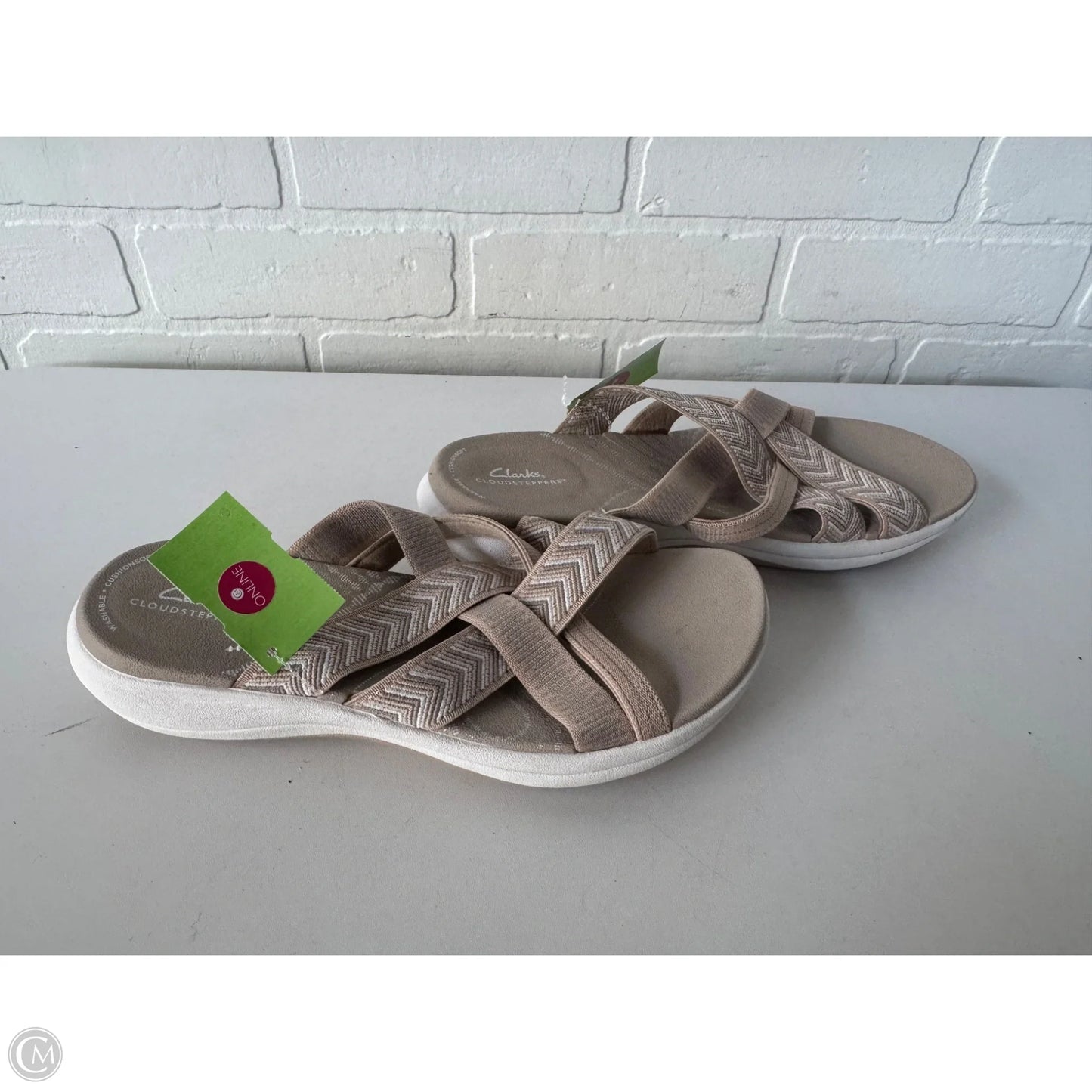 Sandals Flats By Clarks In Tan & White, Size: 8