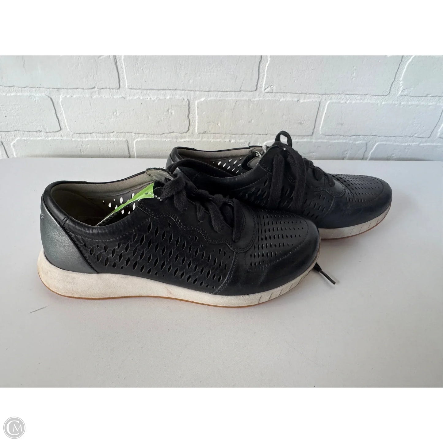 Shoes Sneakers By Dansko In Black, Size: 7.5