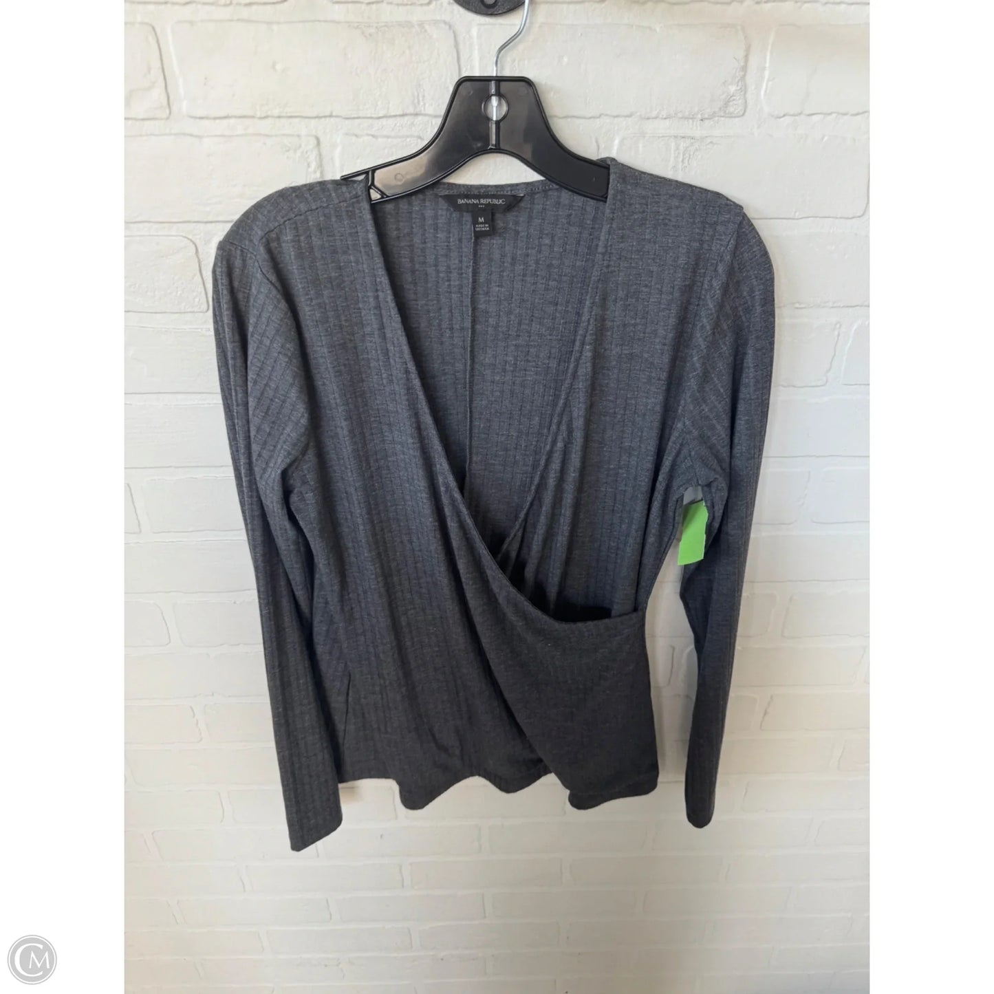 Top Long Sleeve Basic By Banana Republic In Grey, Size: M