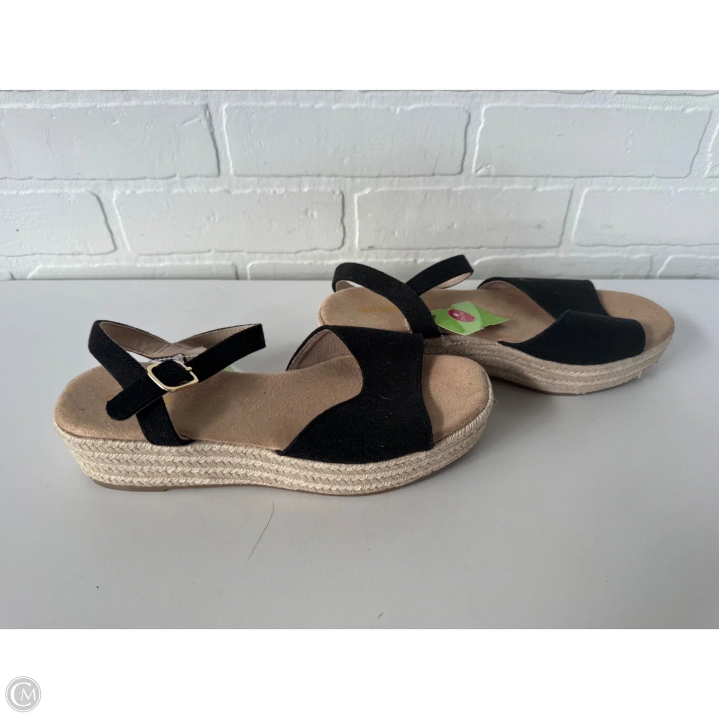 Sandals Flats By Old Navy In Black & Tan, Size: 7