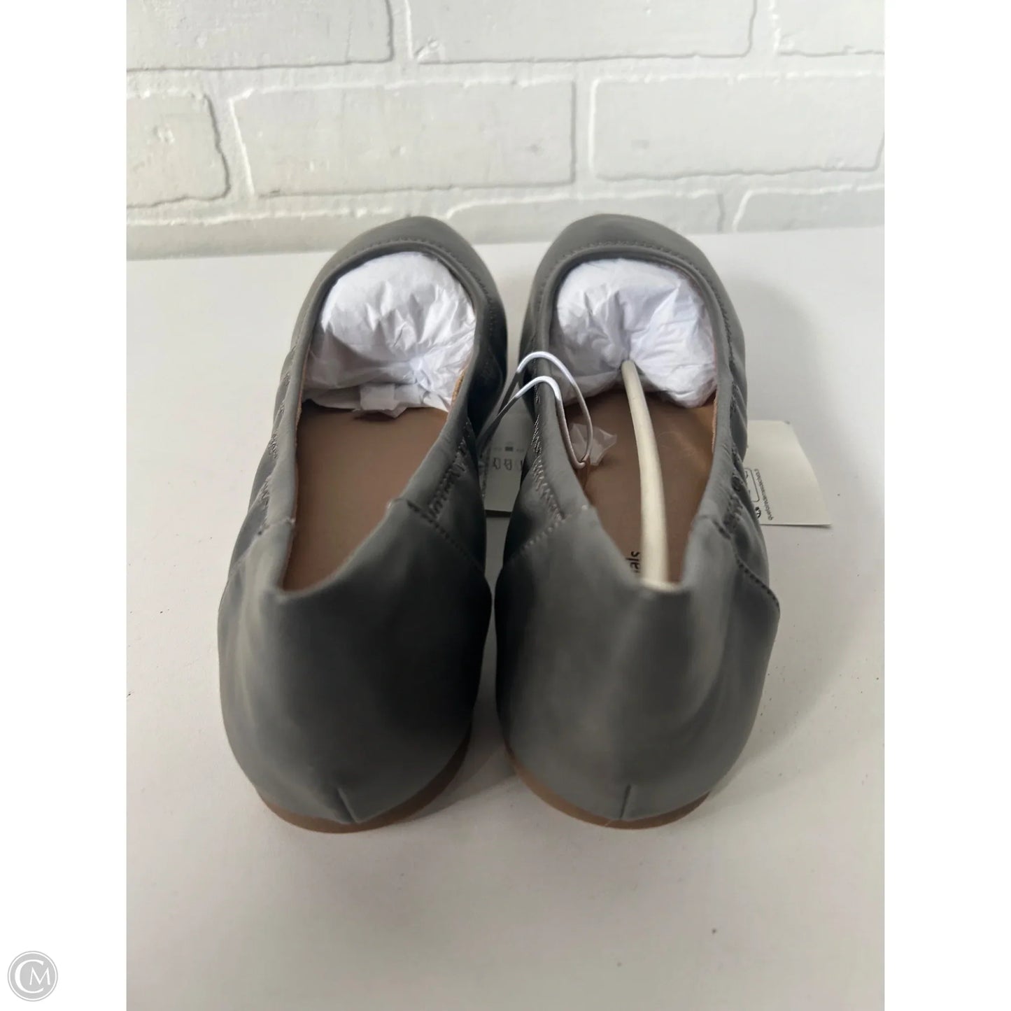 Shoes Flats By Amazon Essentials In Grey, Size: 10