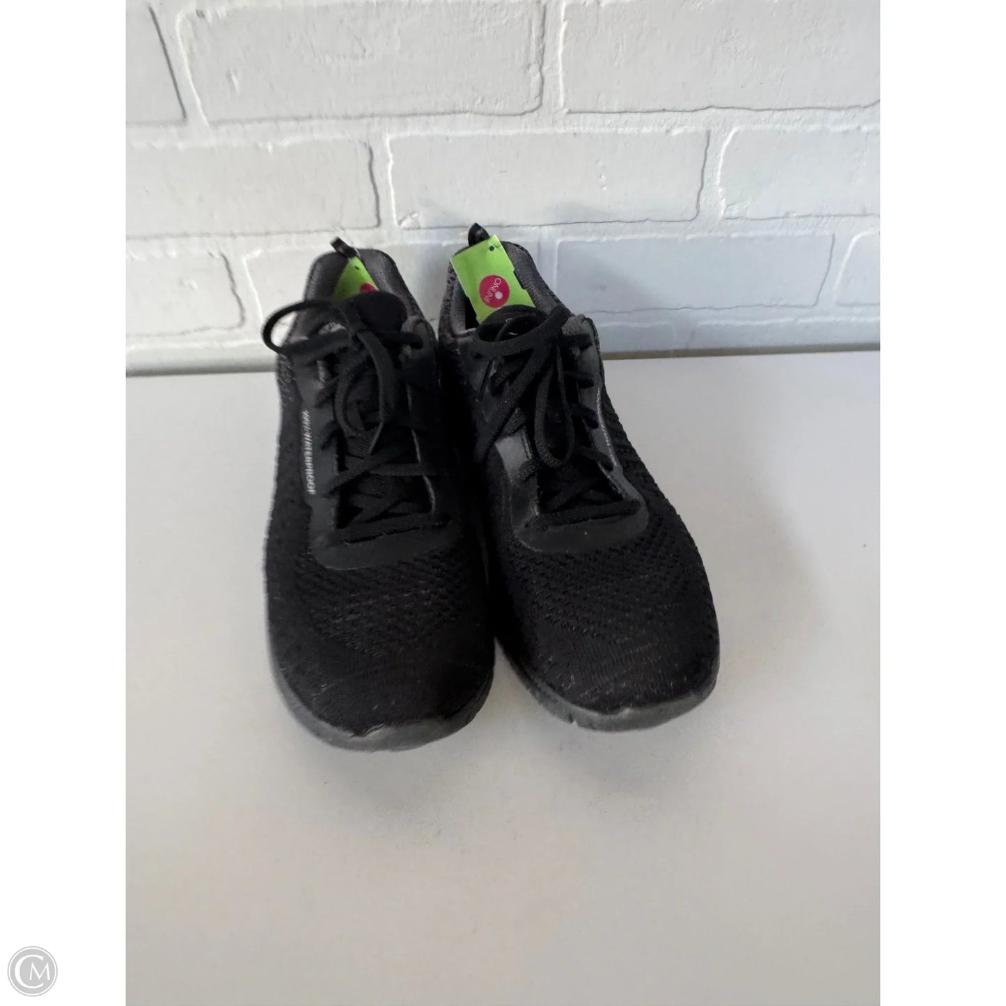 Shoes Athletic By Skechers In Black, Size: 9.5