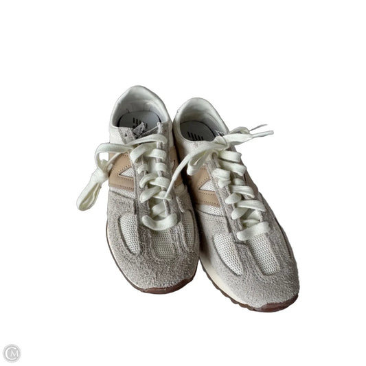 Shoes Sneakers By New Balance In Tan, Size: 8
