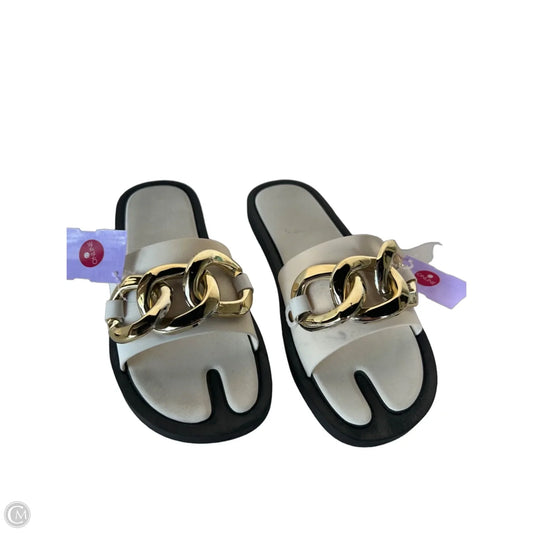 Sandals Flats By Clothes Mentor In Black & White, Size: 9.5