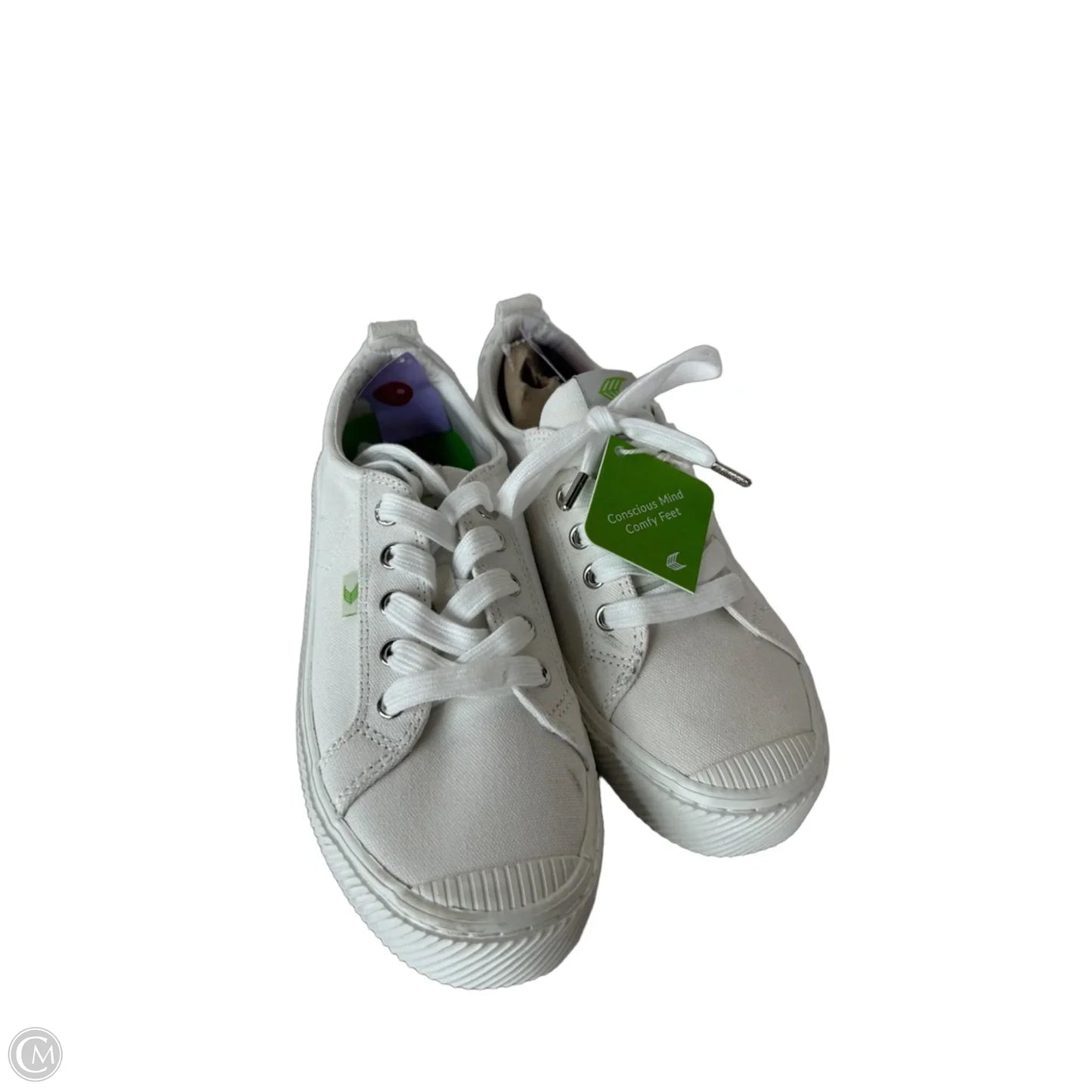 Shoes Sneakers By Cariuma In White, Size: 8.5