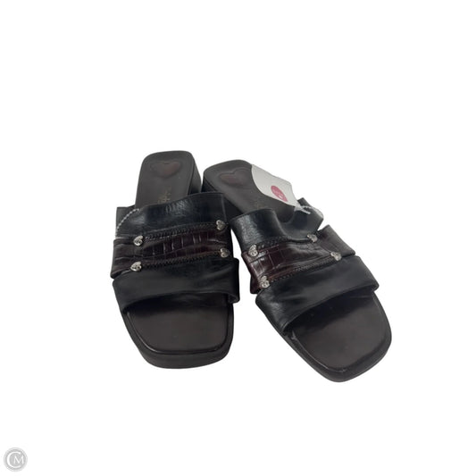 Sandals Flats By Brighton In Black & Brown, Size: 7.5