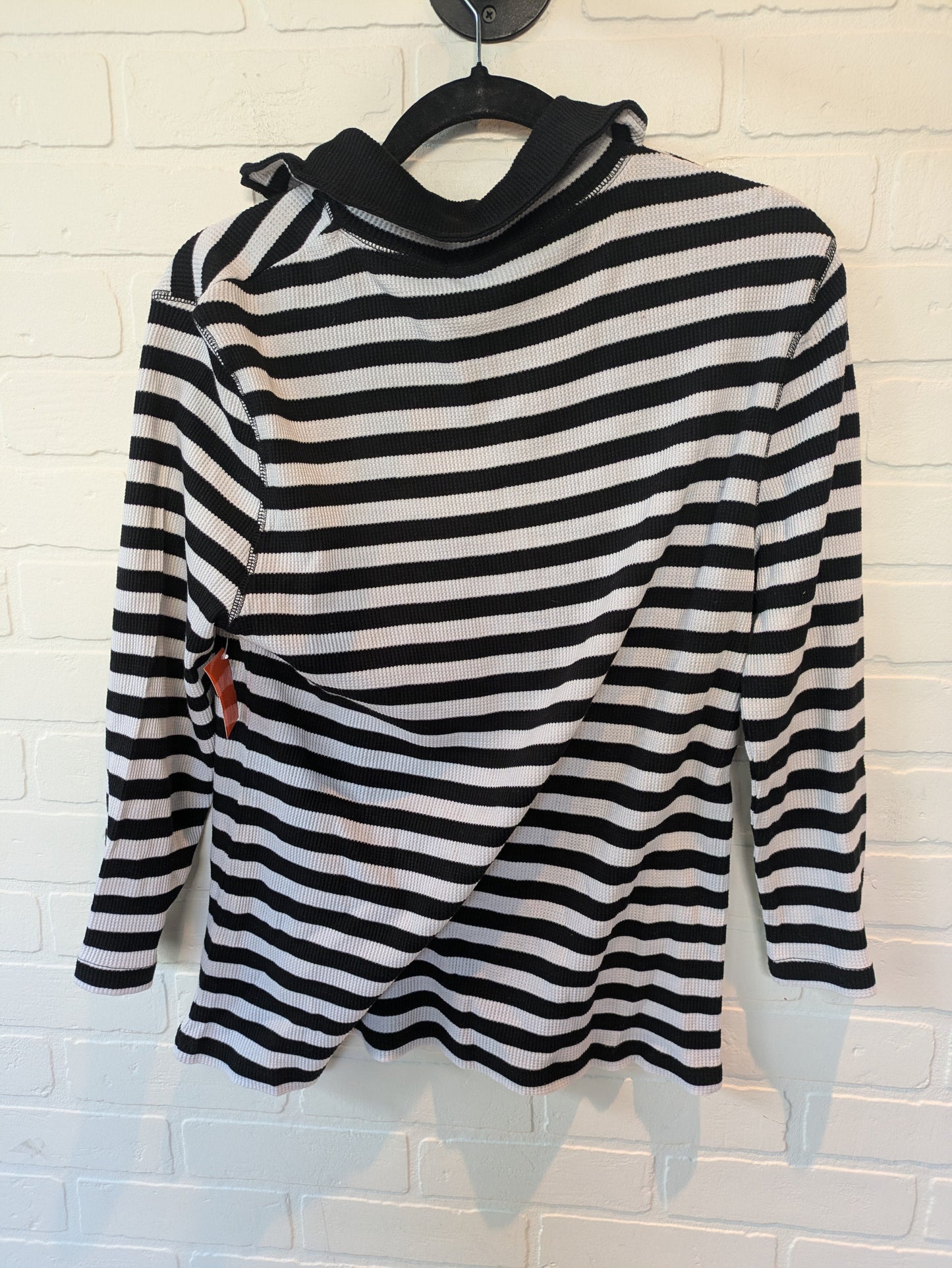 Black White Top Long Sleeve Clothes Mentor, Size L