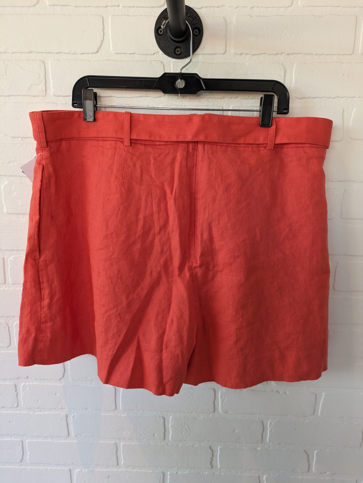 Orange Shorts Banana Republic, Size 16