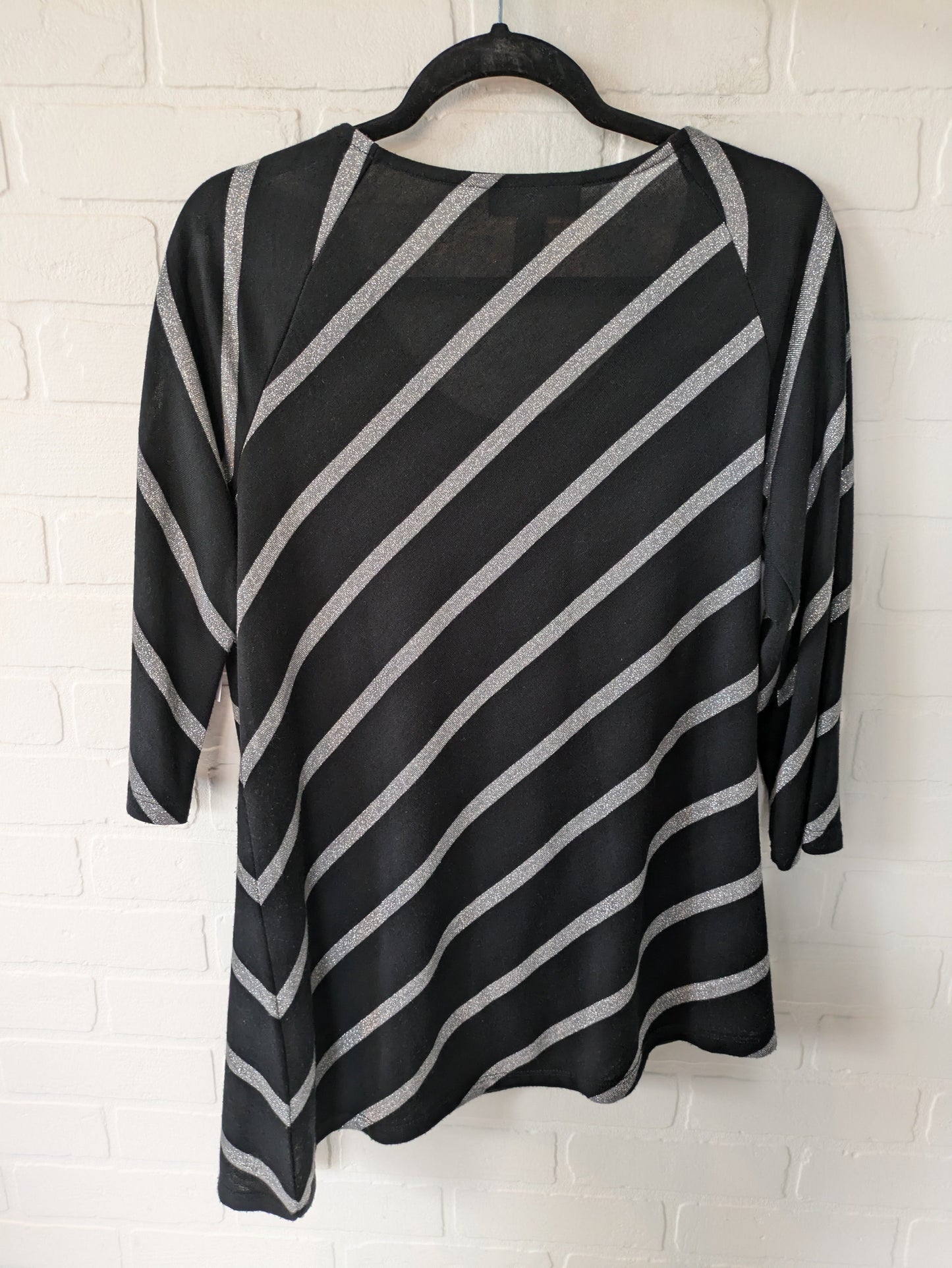 Black & Silver Top 3/4 Sleeve Inc, Size Xl