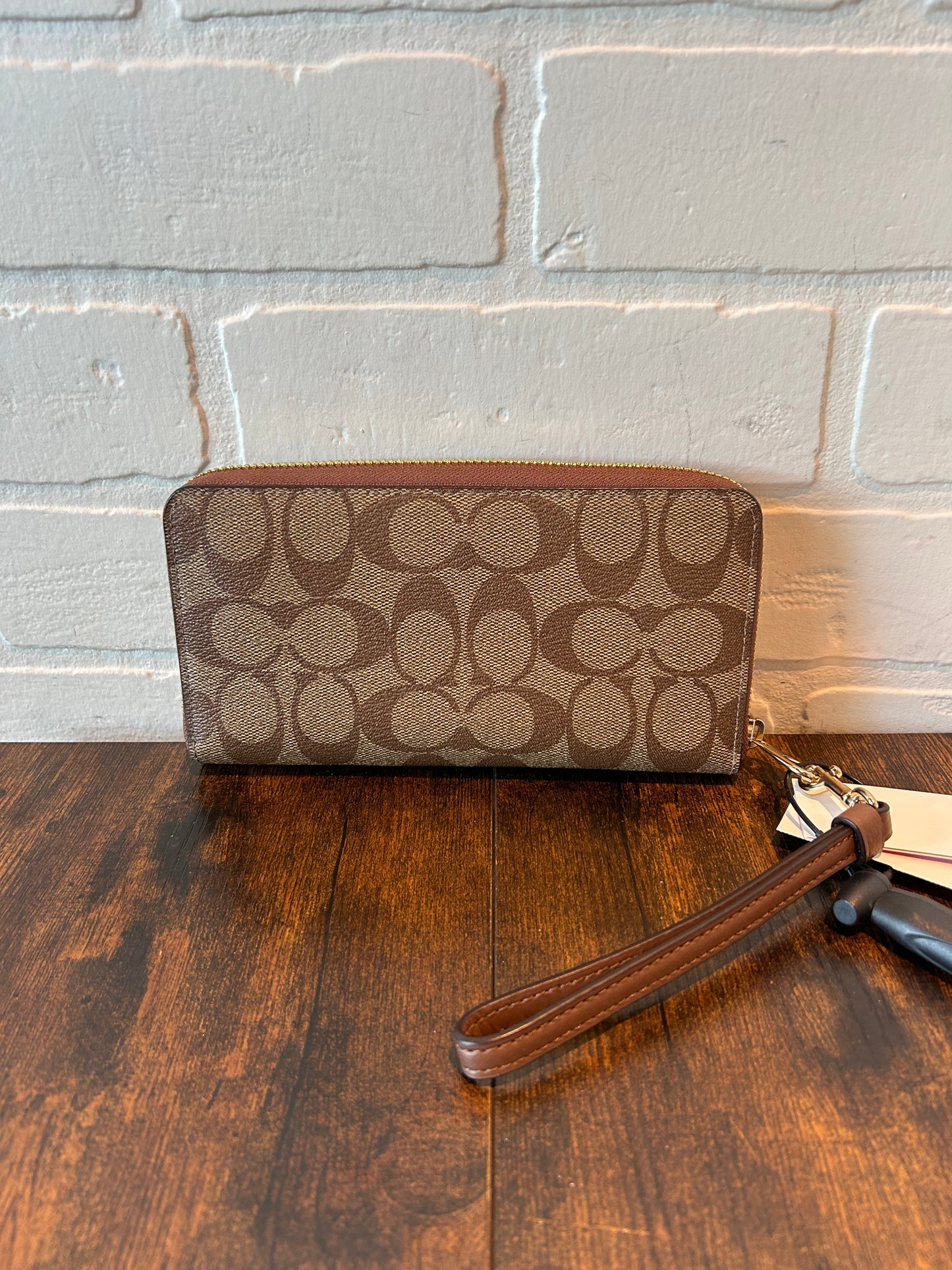 Wristlet Designer Coach, Size Large