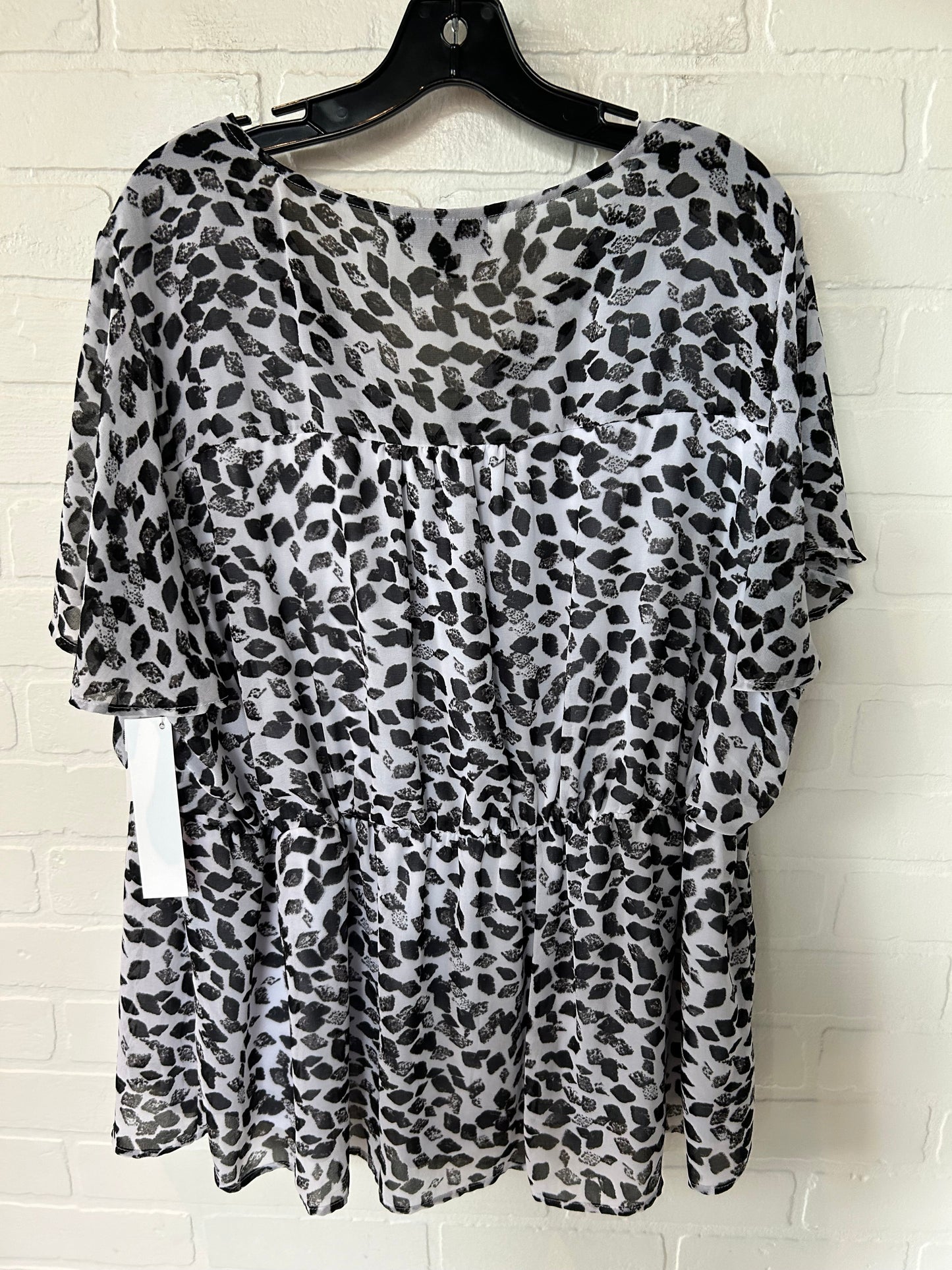 Black & White Top Short Sleeve Lane Bryant, Size 2x