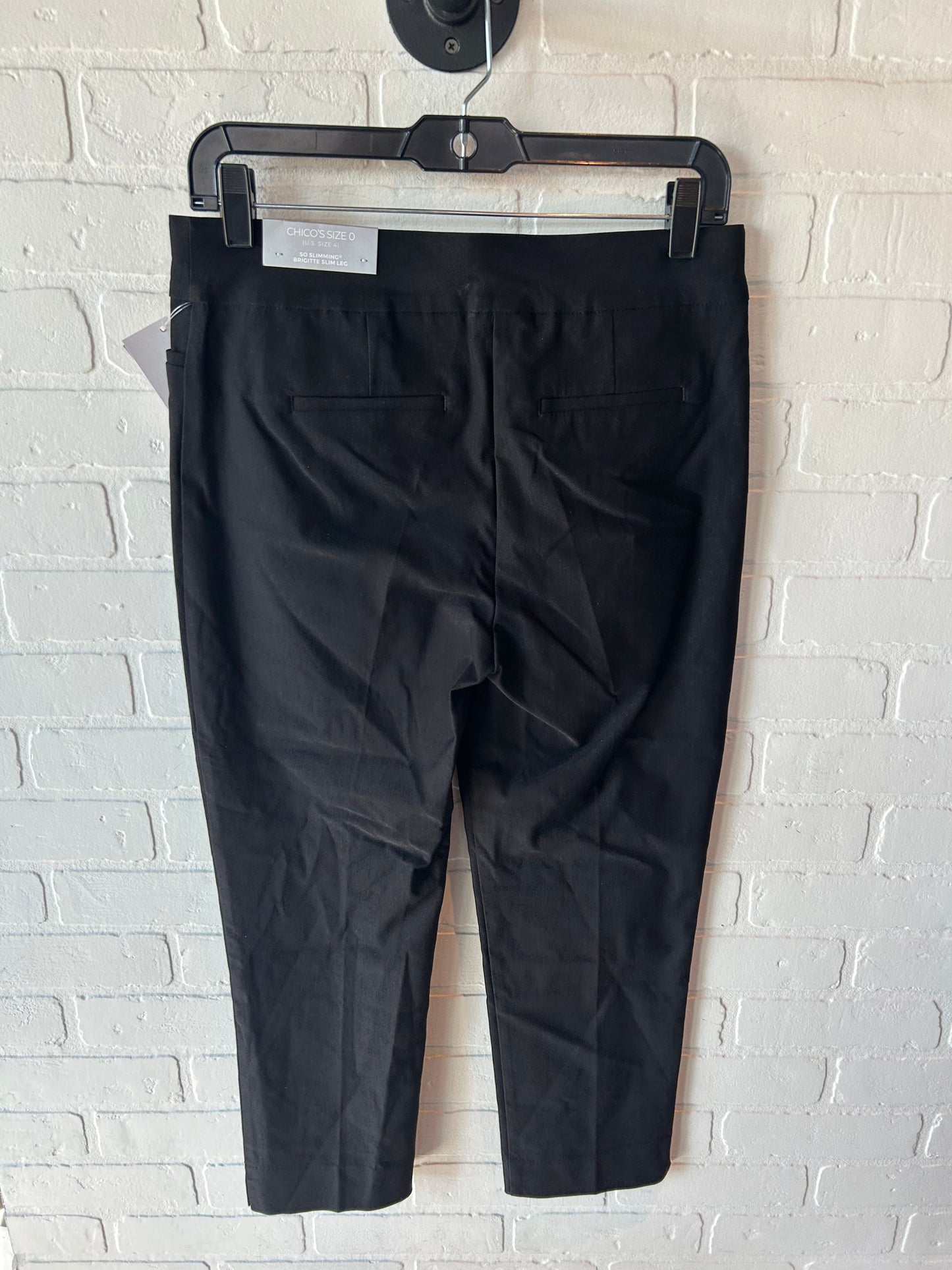 Pants Cropped By Chicos In Black, Size: 4