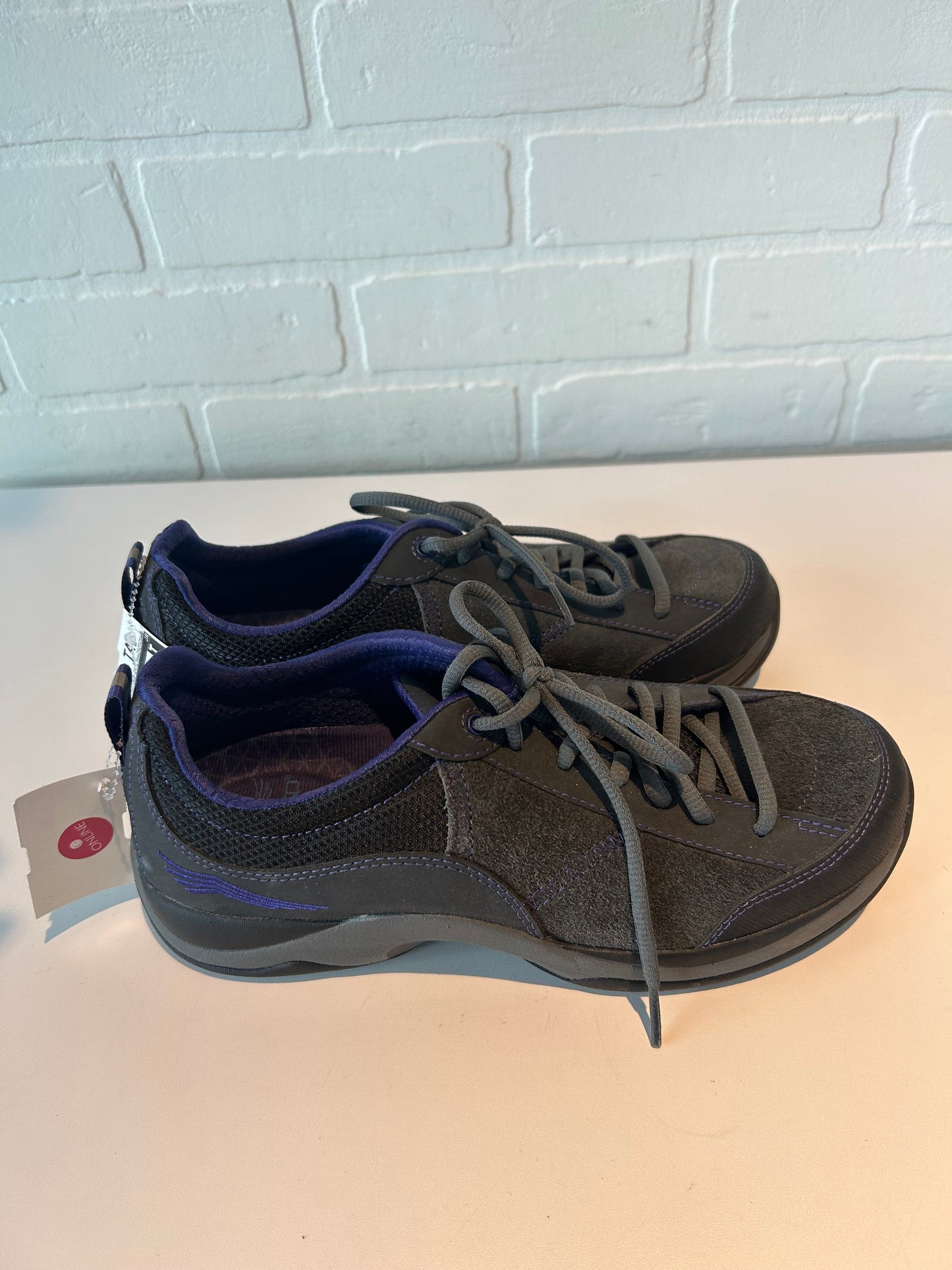 Shoes Sneakers By Dansko In Grey, Size: 8.5