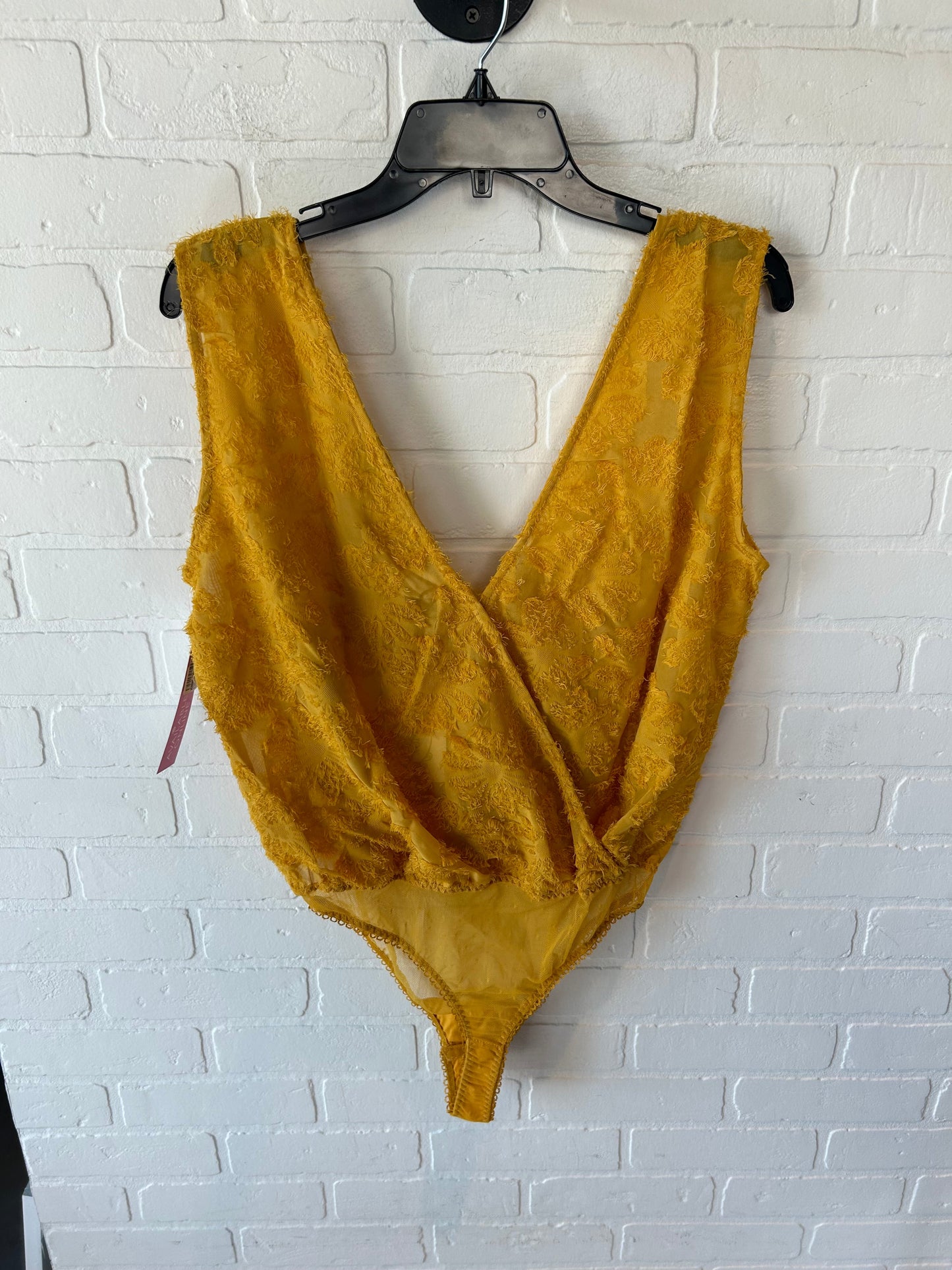 Bodysuit By Clothes Mentor In Yellow, Size: M